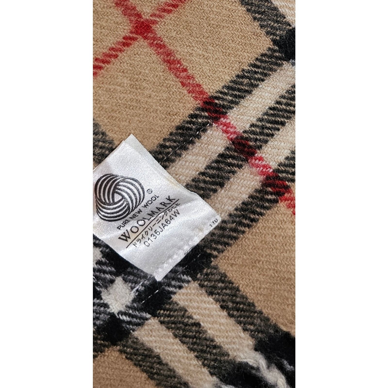 Burberry BURBERRYs of London 100% New Wool BEIGE Shawl Nova Check Size ONE SIZE - 10 Thumbnail
