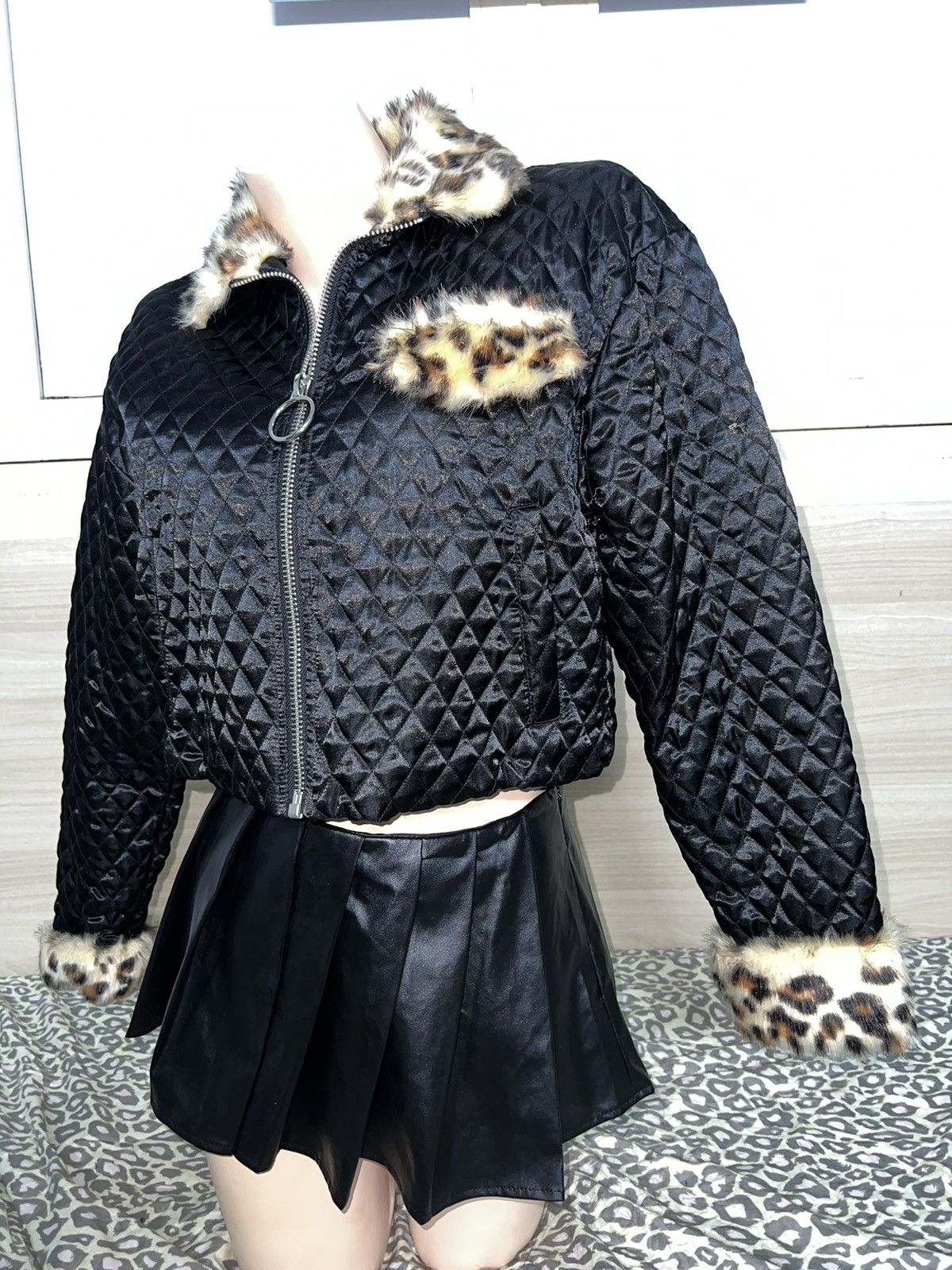 Dolls Kill Current Mood cropped puffer jacket 🐆🖤 Size S / US 4 / IT 40 - 4 Thumbnail