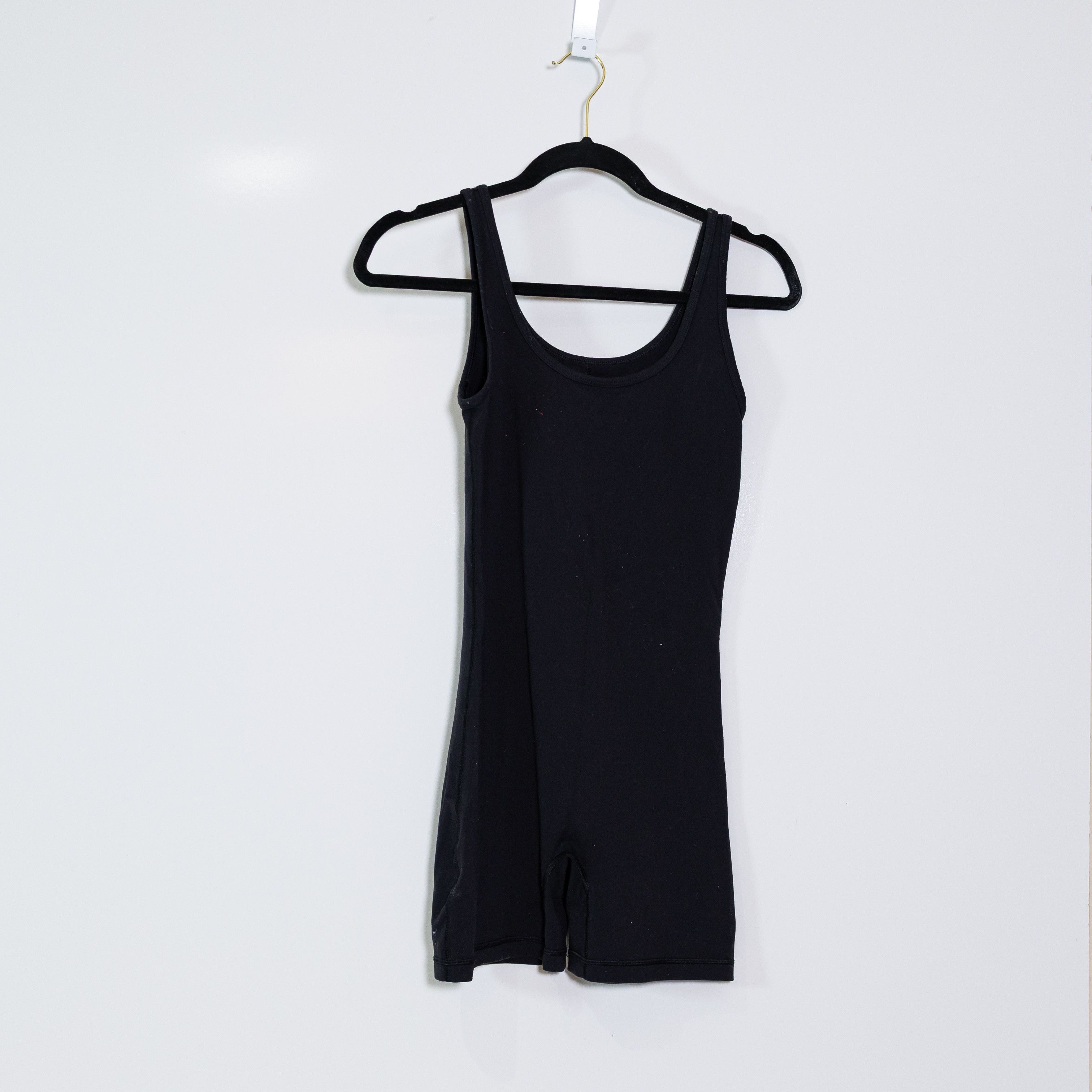 Aritzia Aritzia TnAction Butter Soft Scoop Neck Size 26" / US 2 / IT 38 - 1 Thumbnail