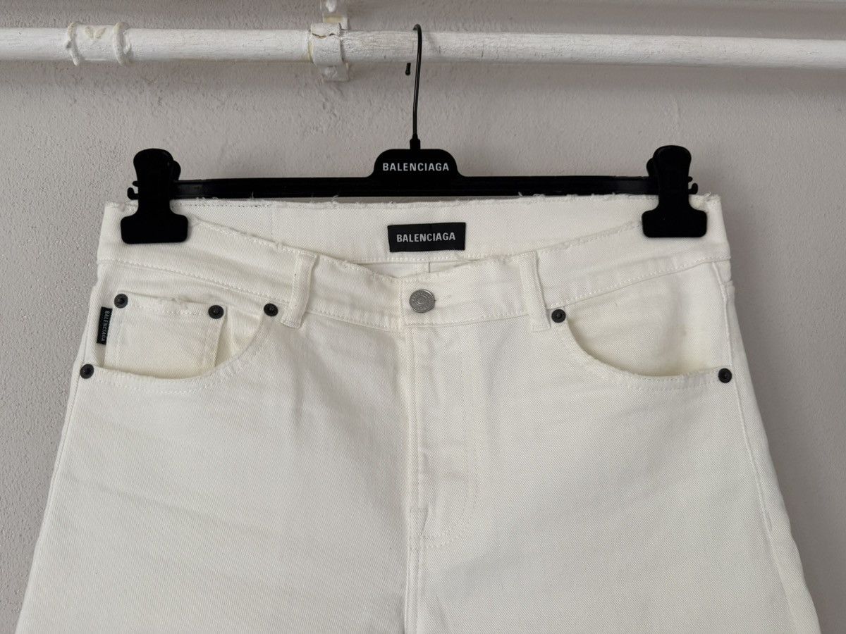 Balenciaga White Denim Jeans with Raw Hem Detail Size US 34 / EU 50 - 2 Thumbnail