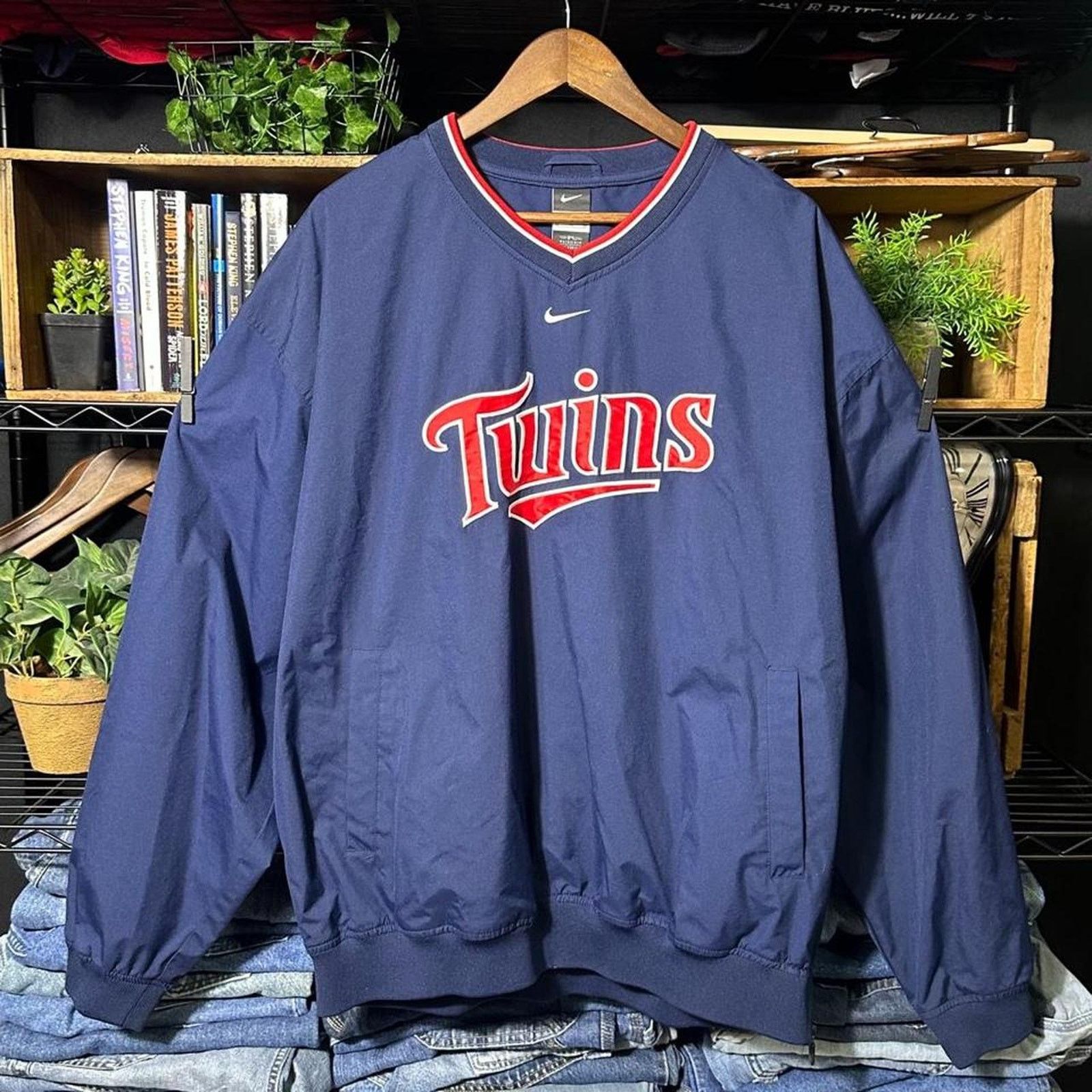 Nike Minnesota Twins Nike Center Swoosh Windbreaker Jacket XL Size US XL / EU 56 / 4 - 1 Thumbnail