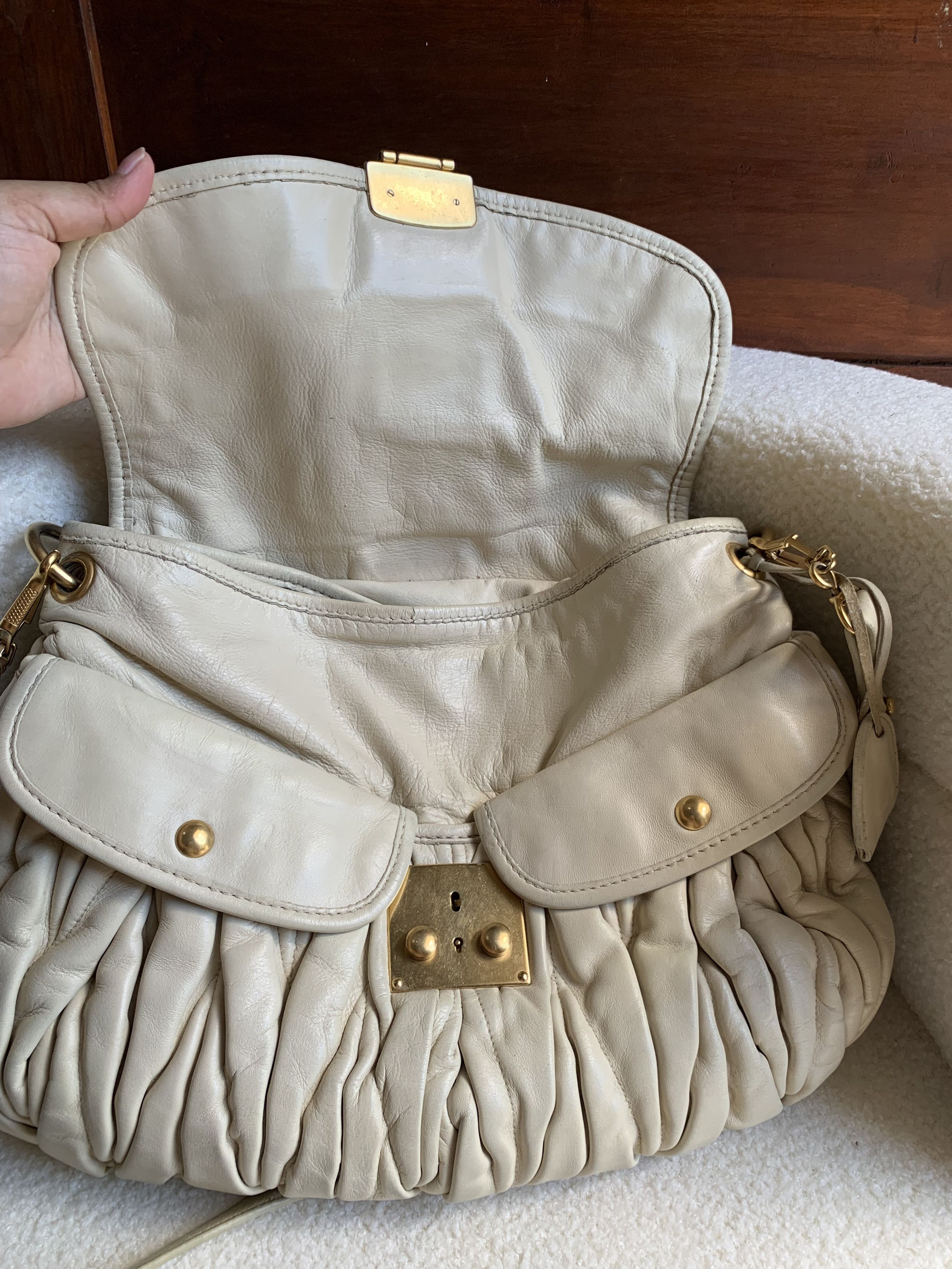 Miu Miu Miu Miu Matelassé Coffer 2 Ways Bag White Size ONE SIZE - 11 Thumbnail