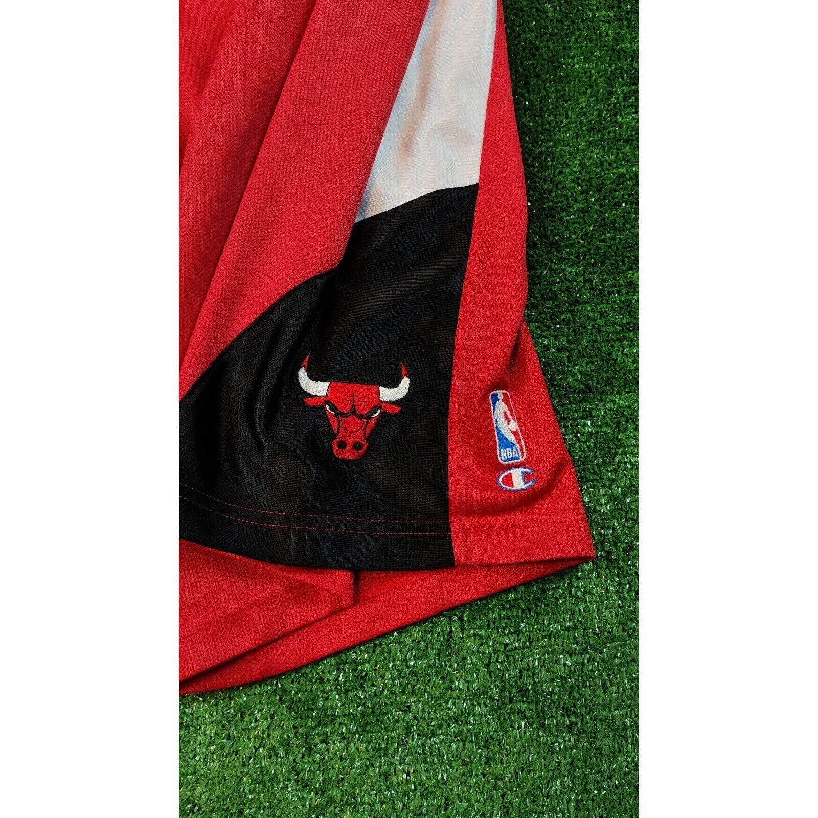 Champion VINTAGE Chicago Bulls Champion Shorts Adult XXL NBA Size US 42 / EU 58 - 6 Thumbnail