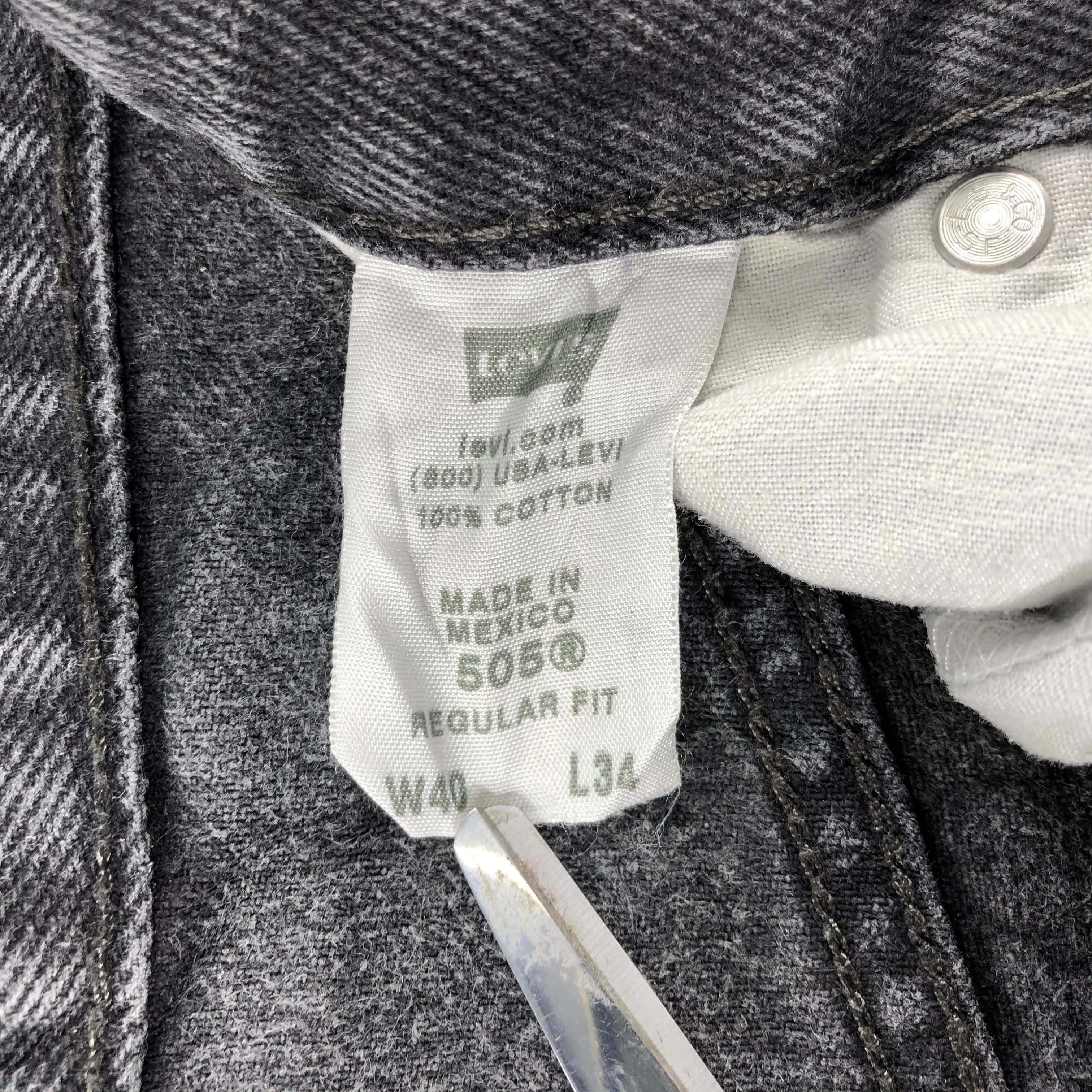 Levi's Vintage Faded Black Levis 505 Jeans-J2580 Size US 39 - 10 Thumbnail