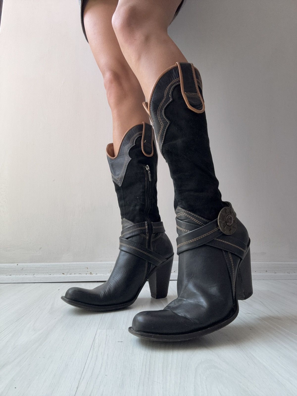 Vintage Y2k leather boots Size US 8 / IT 38 - 1 Thumbnail