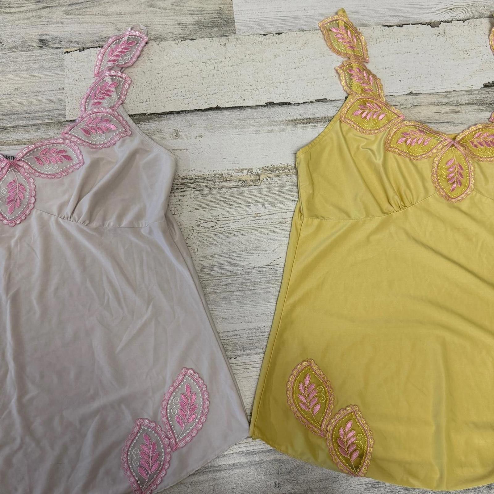 Designer Xuan Thao Embroidered fairy Tops Medium Size M / US 6-8 / IT 42-44 - 2 Thumbnail