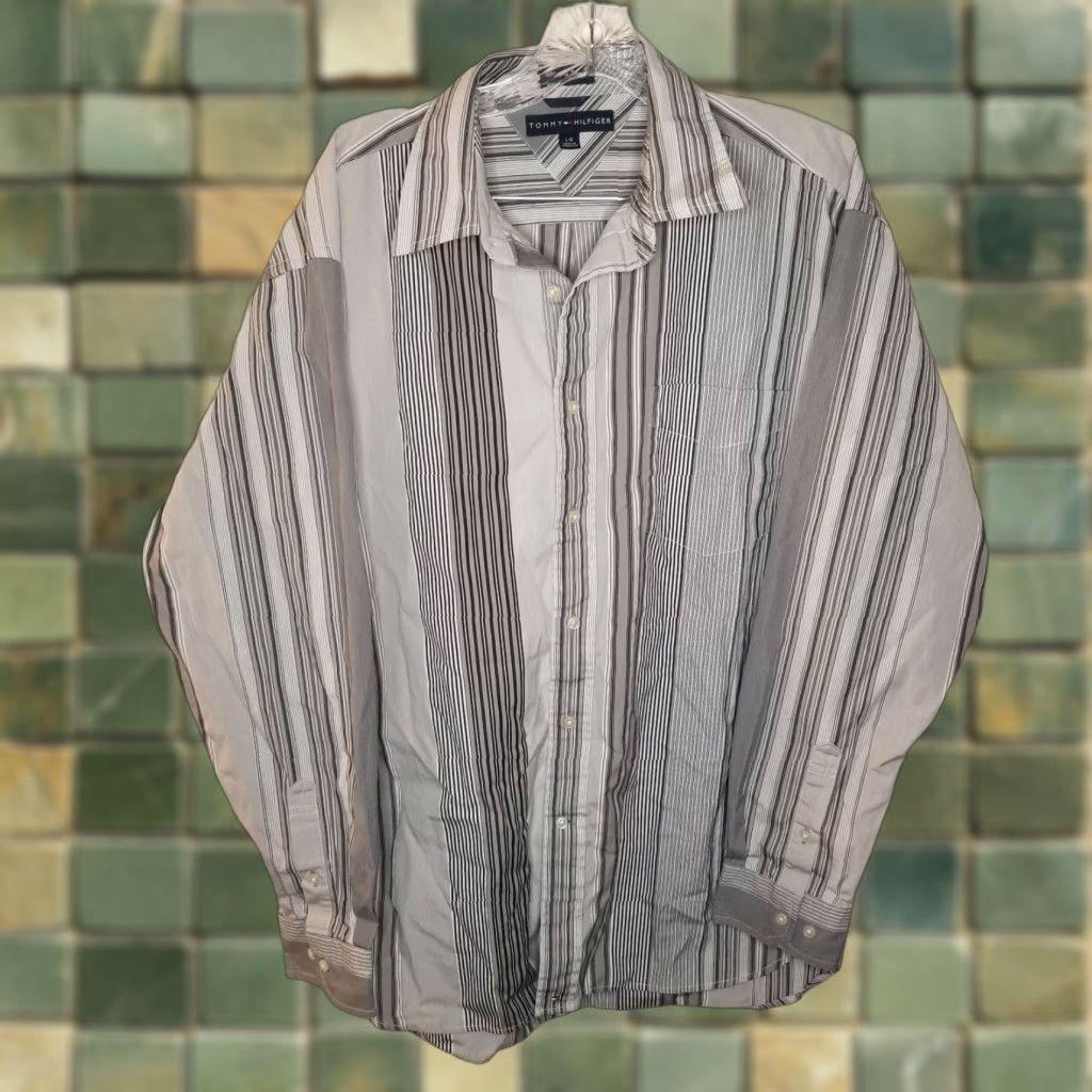 Tommy Hilfiger Tommy Hilfiger Mens Button-Up Shirt Long Sleeve Gray Striped L Size US L / EU 52-54 / 3 - 1 Thumbnail