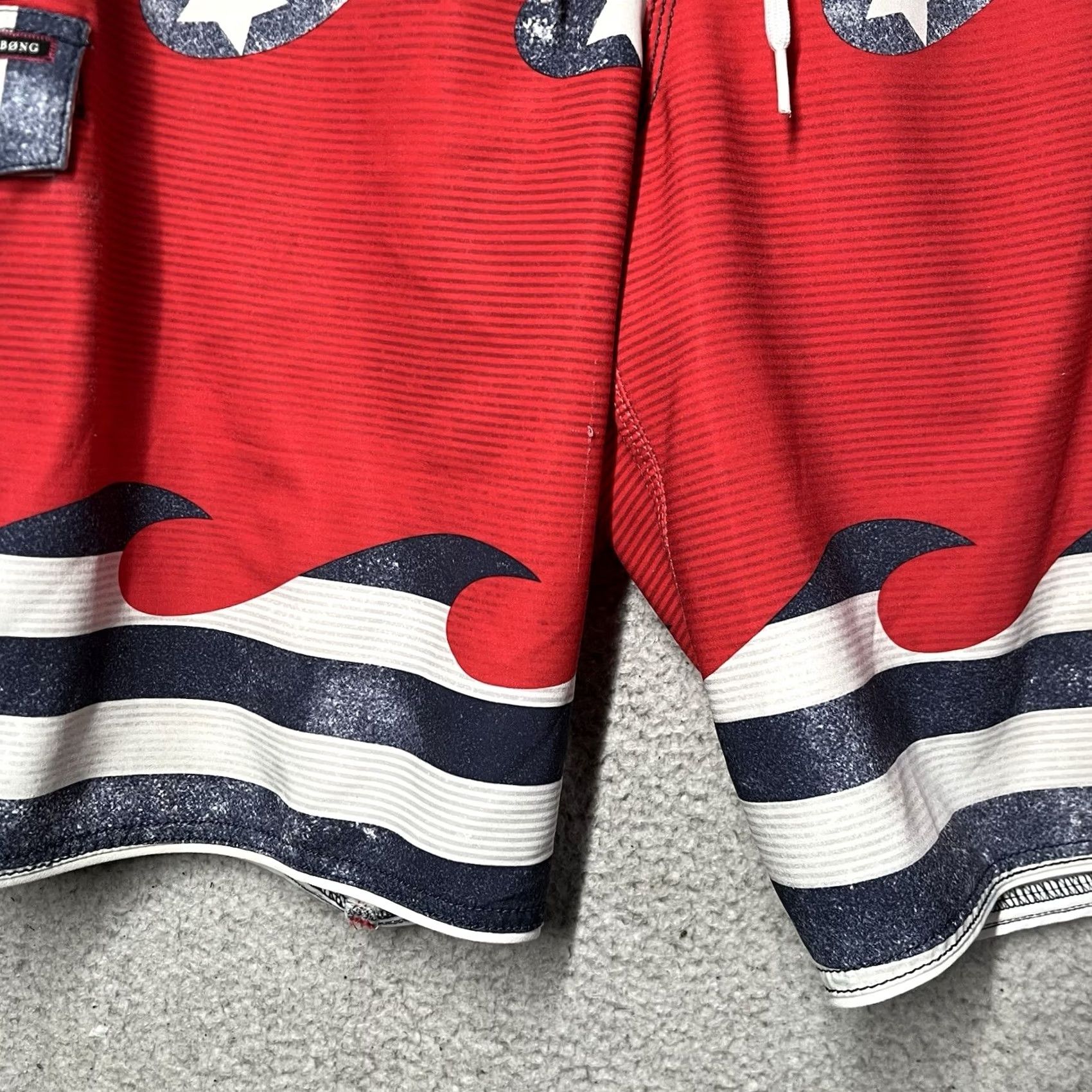 Billabong Billabong Board Shorts Mens 34 Red White Blue USA American Flag Surf Swim Trunks Size US 34 / EU 50 - 7 Thumbnail