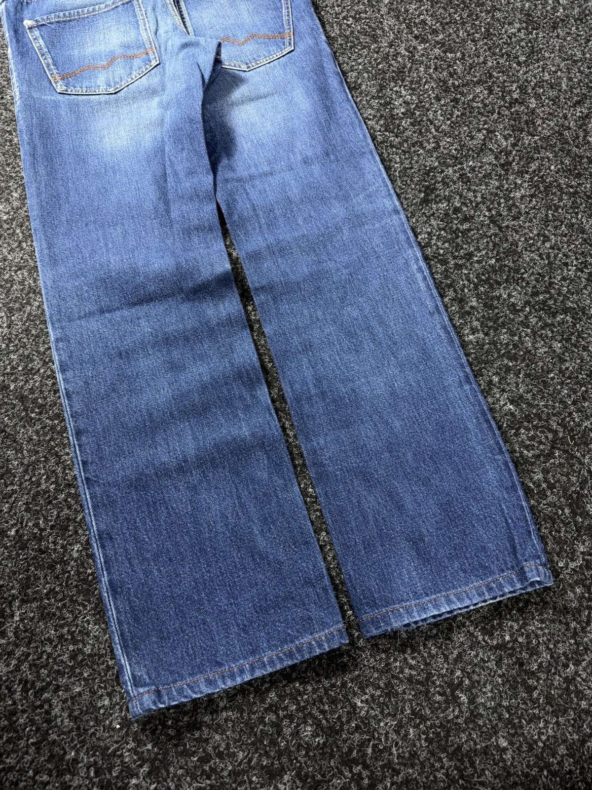 Hugo Boss Luxury Hugo Boss Orange Vintage Y2K Straight Fade Jeans W30 Size US 30 / EU 46 - 14 Thumbnail