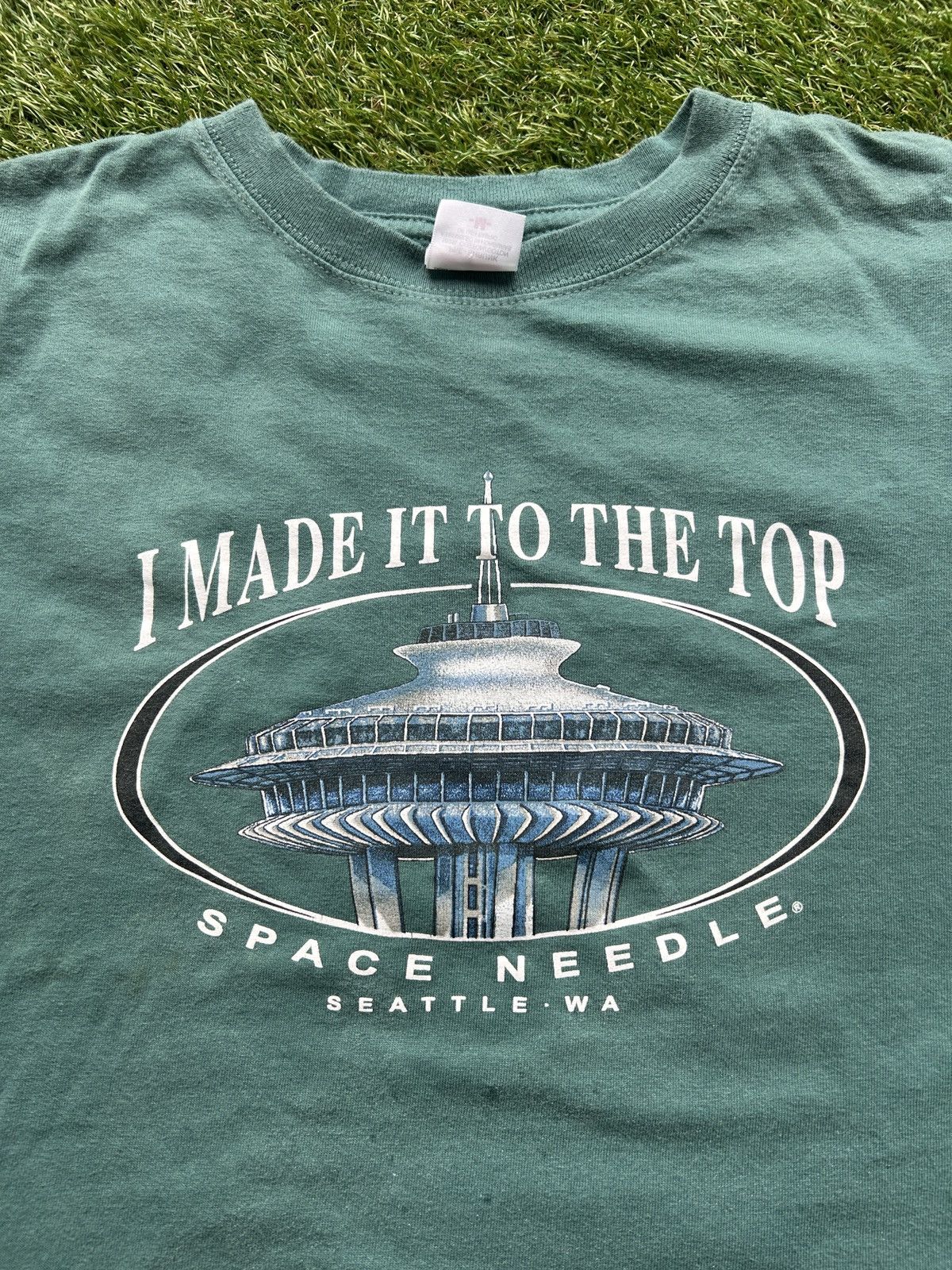 Vintage Vintage 90s Seattle Space Needle T-Shirt Size US L / EU 52-54 / 3 - 1 Thumbnail