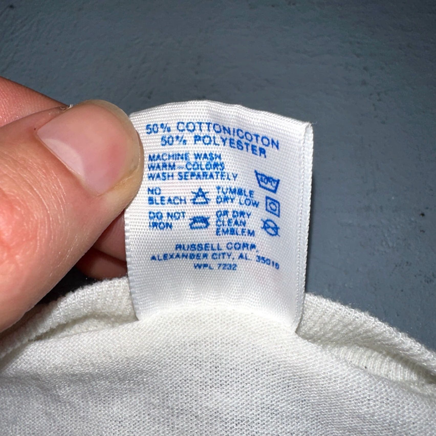 Jerzees VINTAGE Cheap Beer Montana Tech Wild Times Buff Guy VTG T Shirt 80s Quote Funny Graphic Size US L / EU 52-54 / 3 - 6 Thumbnail