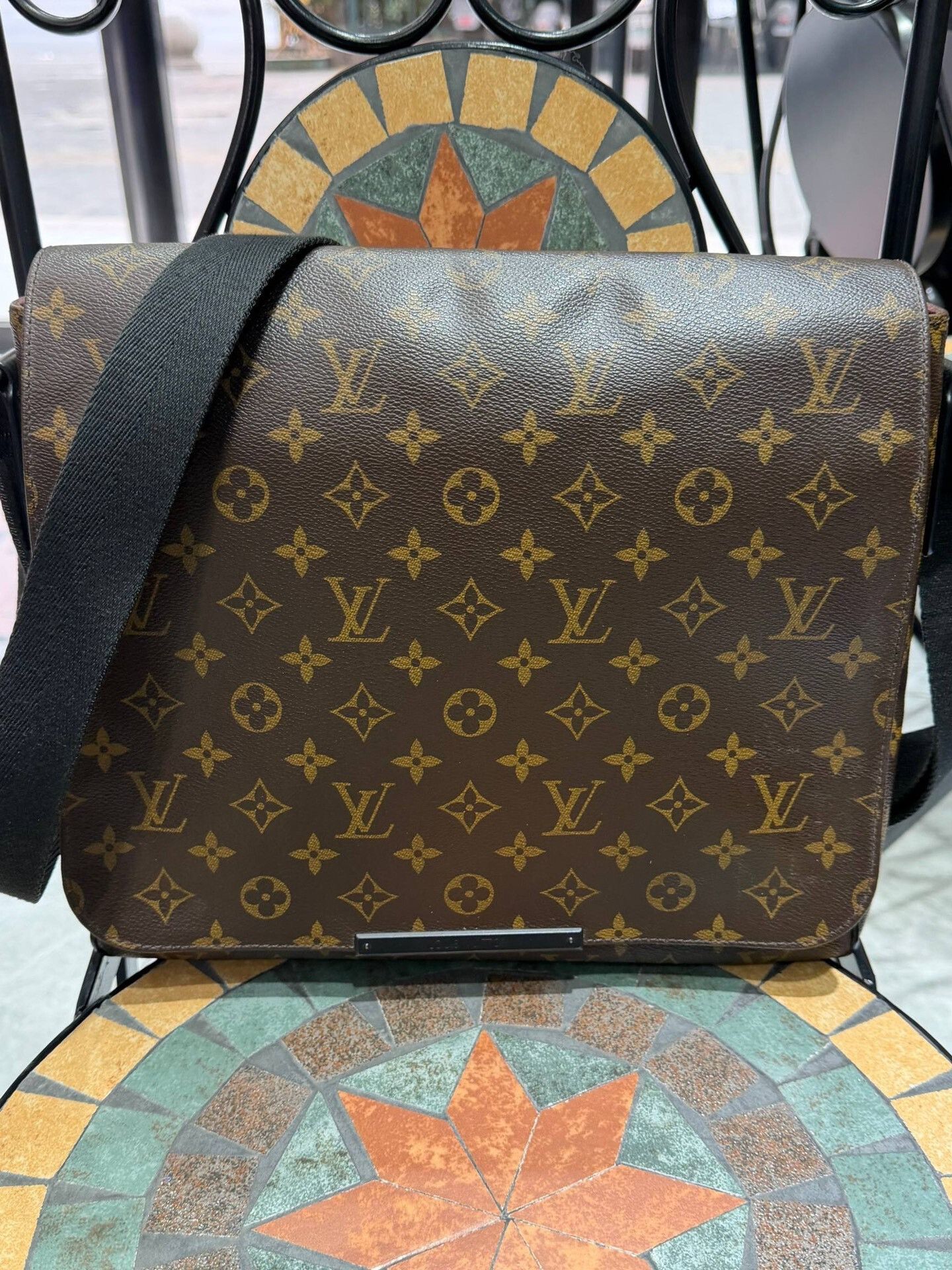 Louis Vuitton Men's Classic Monogram Messenger Bag