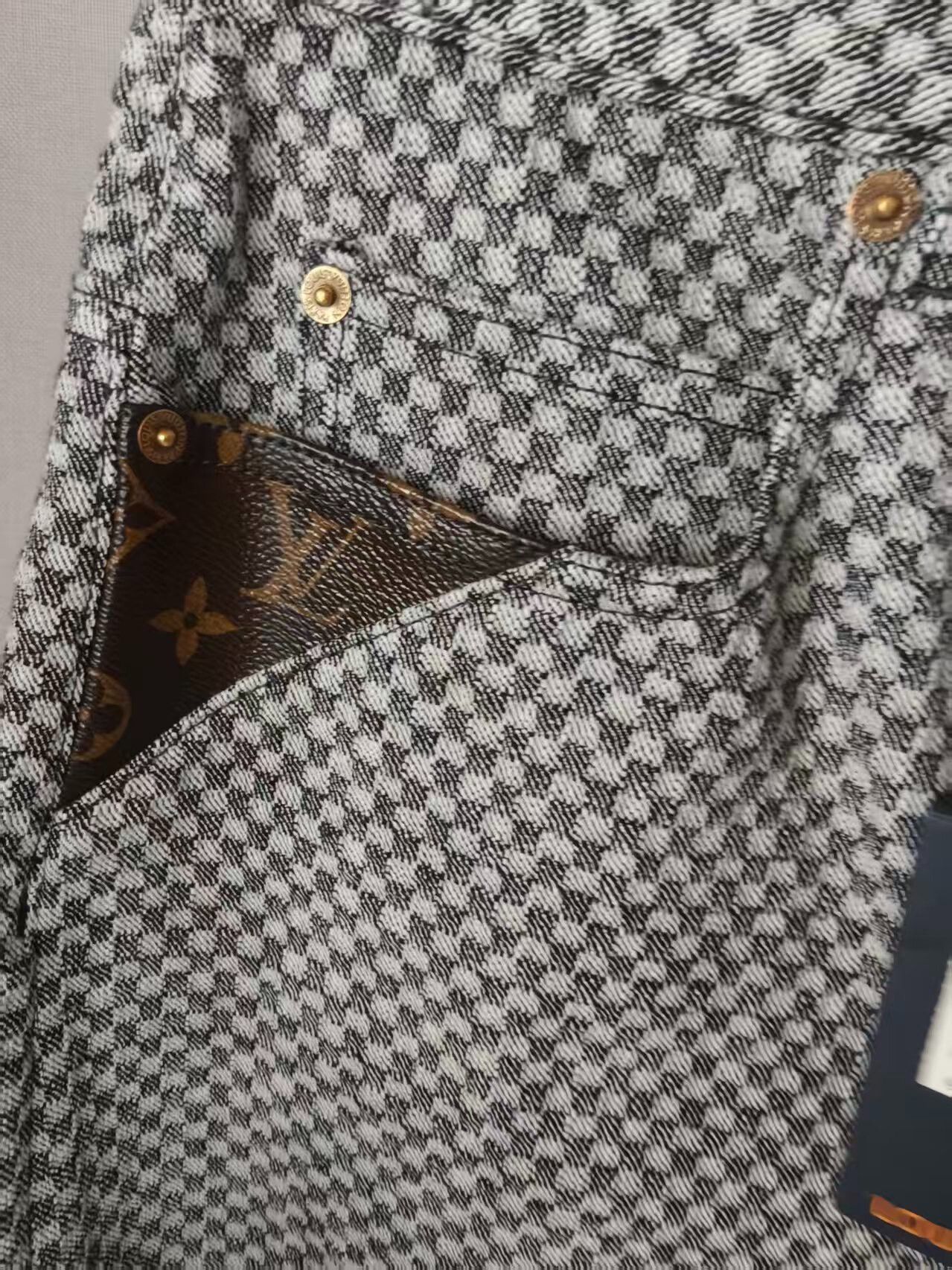 Louis Vuitton lv checkered shorts for summer styling Size US 30 / EU 46 - 3 Thumbnail
