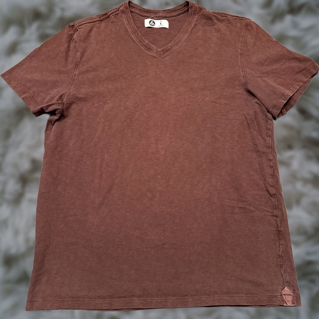 Vintage American Giant T Shirt Mens Large Red Made USA Cotton Preppy Work V Neck Size US L / EU 52-54 / 3 - 1 Thumbnail