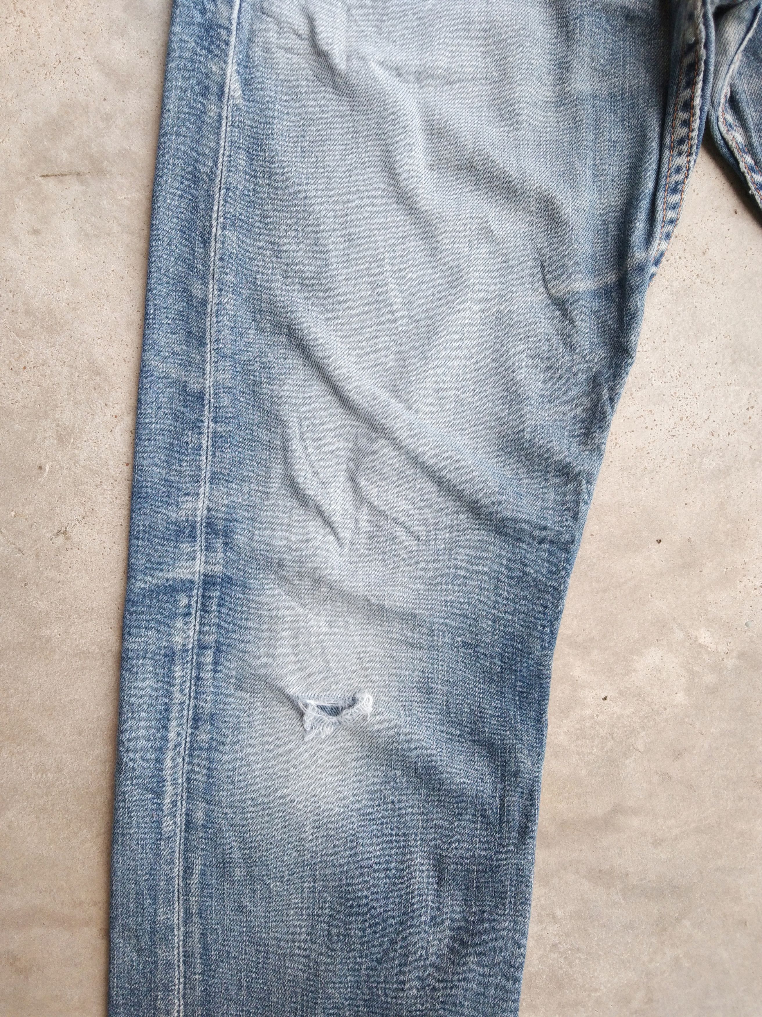 Levi's Vintage Levi's Jeans 513 Faded Blue Distressed Denim Size US 30 / EU 46 - 4 Thumbnail