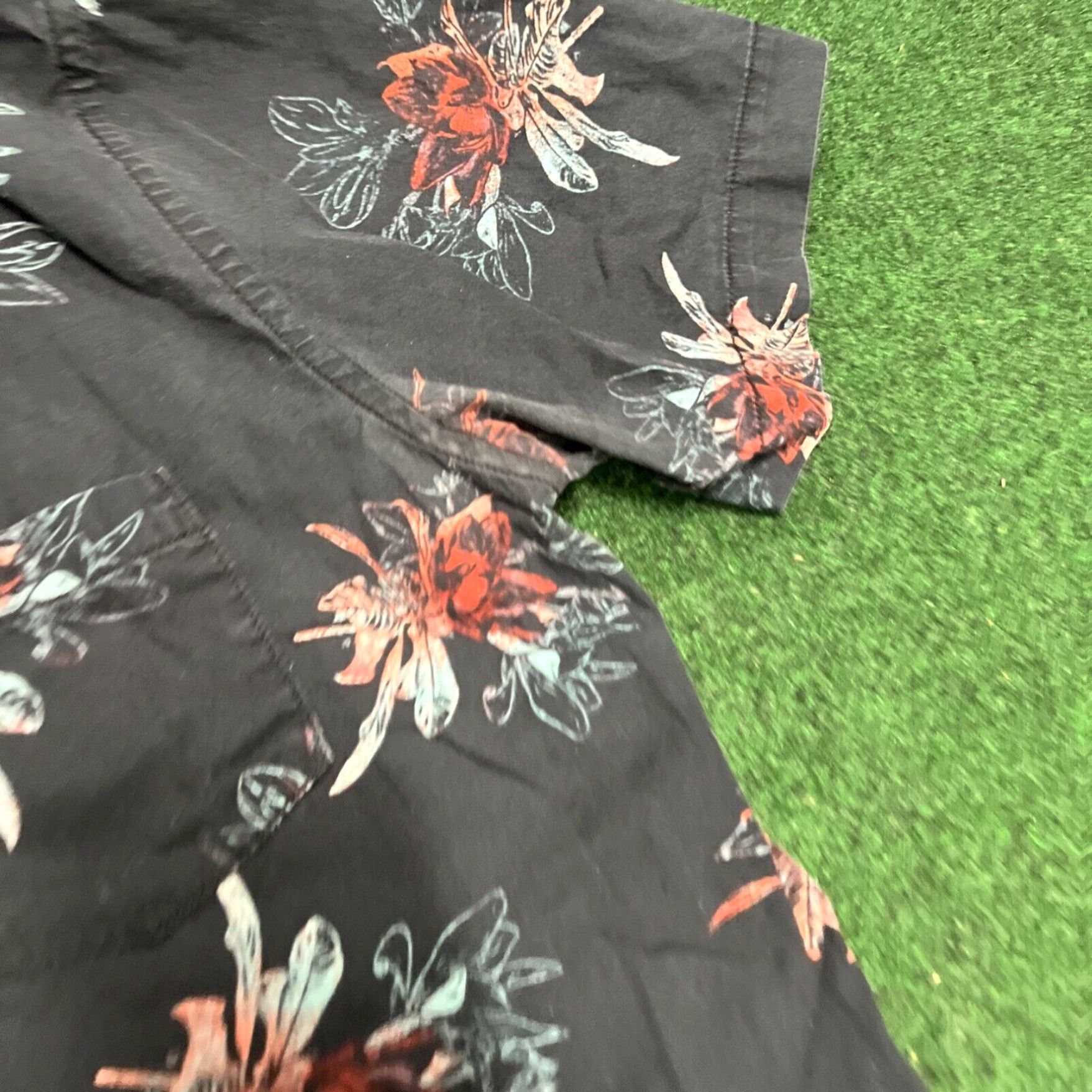 Vintage Tony Hawk Men's Red Flowers Short Sleeve Shirt Size XXL Size US XXL / EU 58 / 5 - 4 Thumbnail