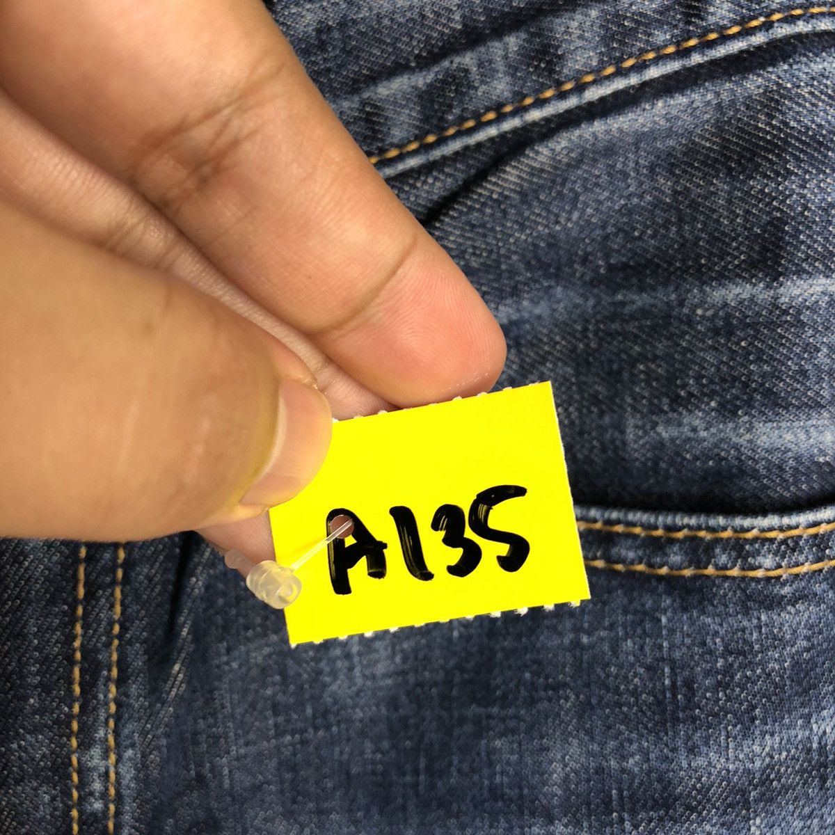 Levi's DL 553 Levis patchwork Distressed ripped Denim jeans #A135 Size US 27 - 14 Thumbnail