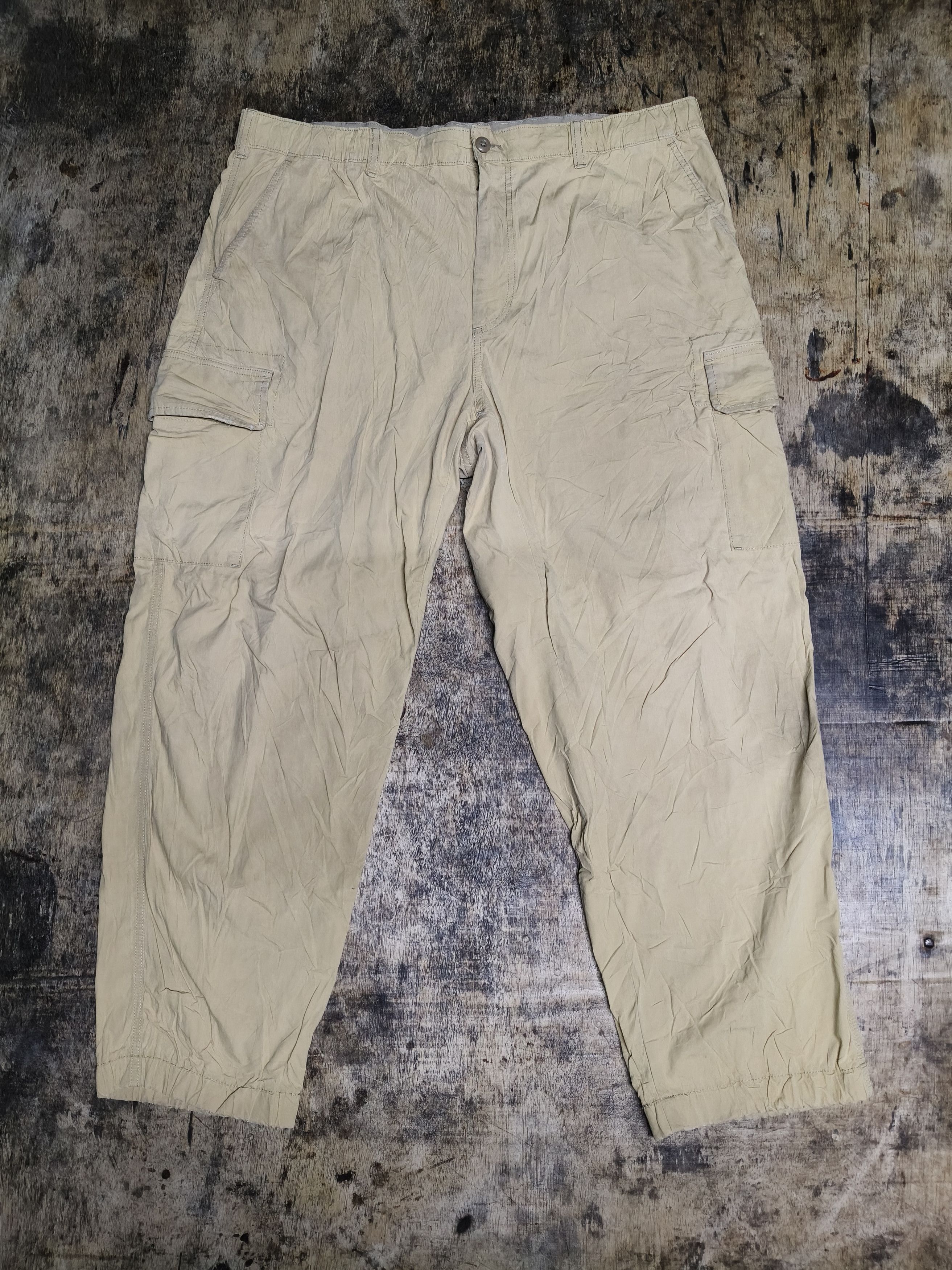 Uniqlo Uniqlo Cargo pants Size US 40 / EU 56 - 1 Thumbnail