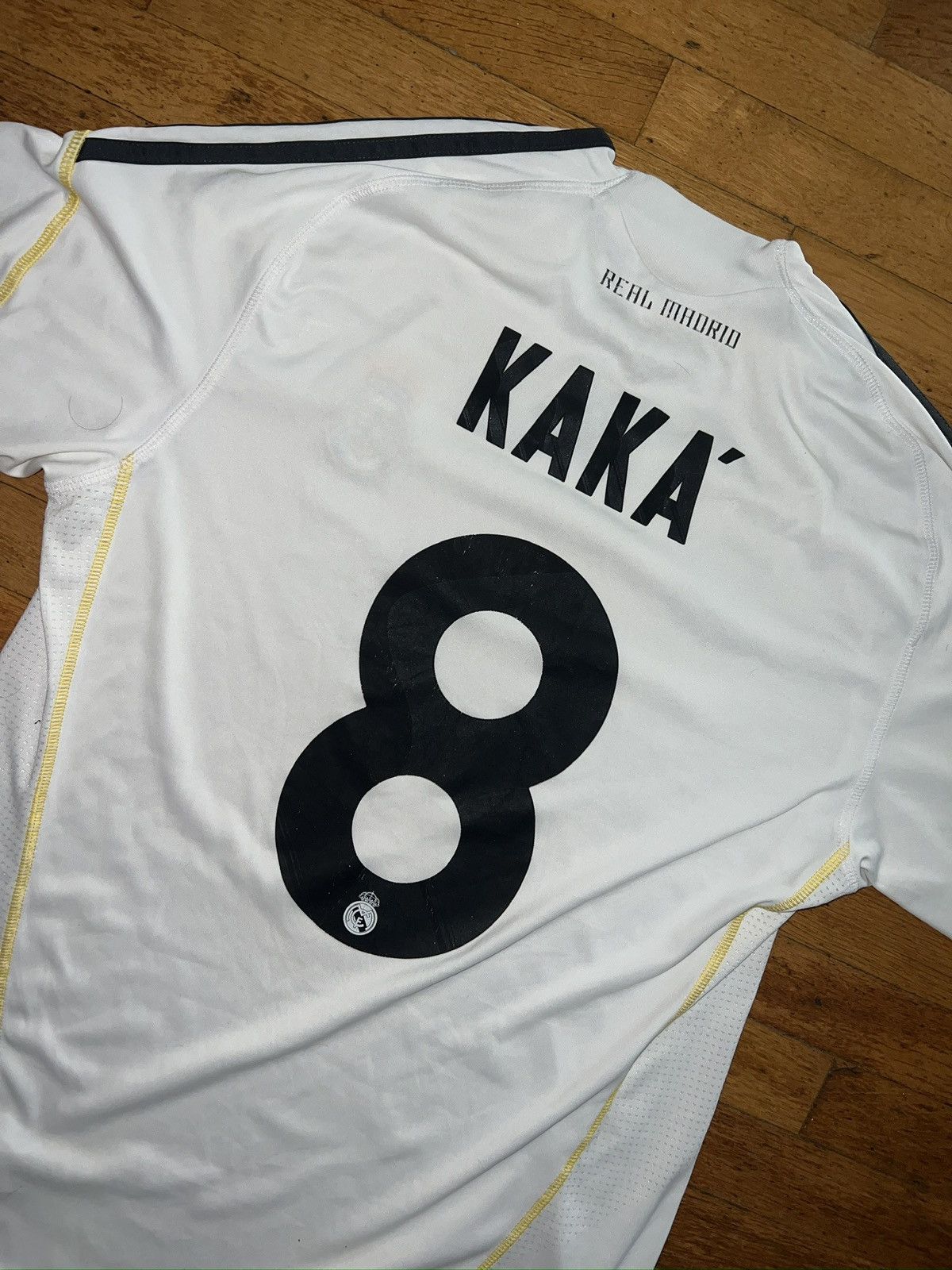 Adidas Real Madrid Home Shirt 2009/10 – Kaká #8 – Size M Size US M / EU 48-50 / 2 - 6 Thumbnail