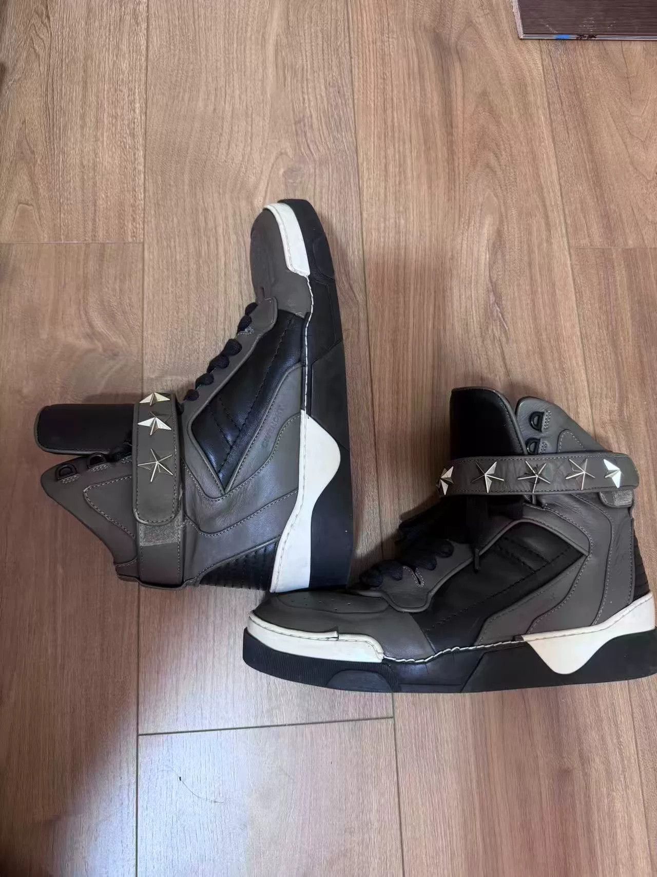 Givenchy Givenchy Tyson Star Sneaker Size US 10 / EU 43 - 1 Thumbnail