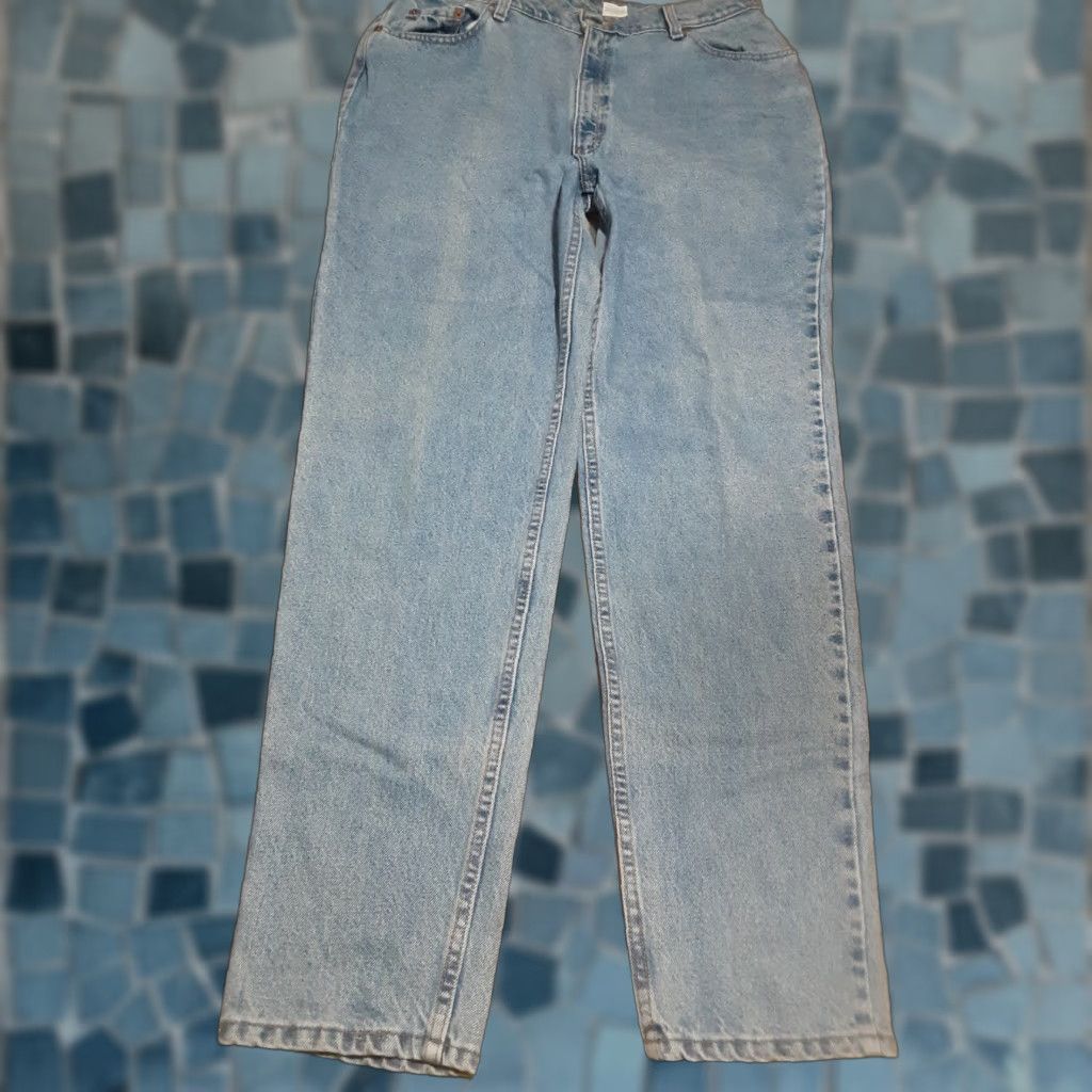 Levi's Vintage 90s Levi's 521 Mom Jeans Women's 18 Long Distressed Blue High Rise Tapered Fit Made in USA Size 40" / US 18 - 1 Thumbnail