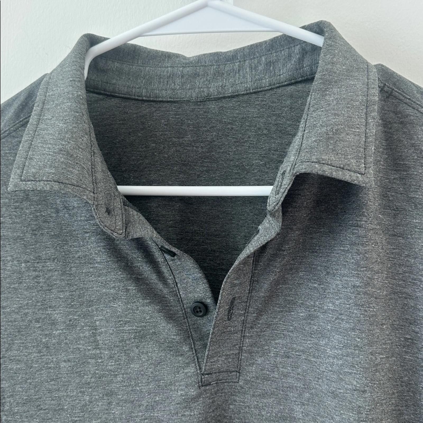 Lululemon lululemon athletica Gray Polo Shirt Size US M / EU 48-50 / 2 - 3 Thumbnail