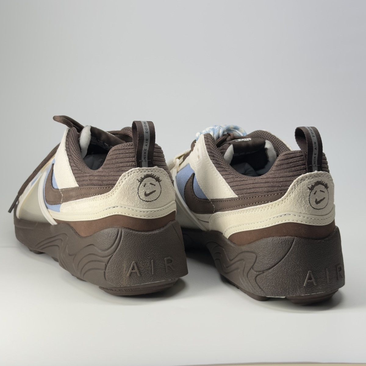Nike × Travis Scott TRAVIS SCOTT X ZOOM FIELD JAXX 'LECHE BLUE' Size US 11.5 / EU 44-45 - 10 Thumbnail