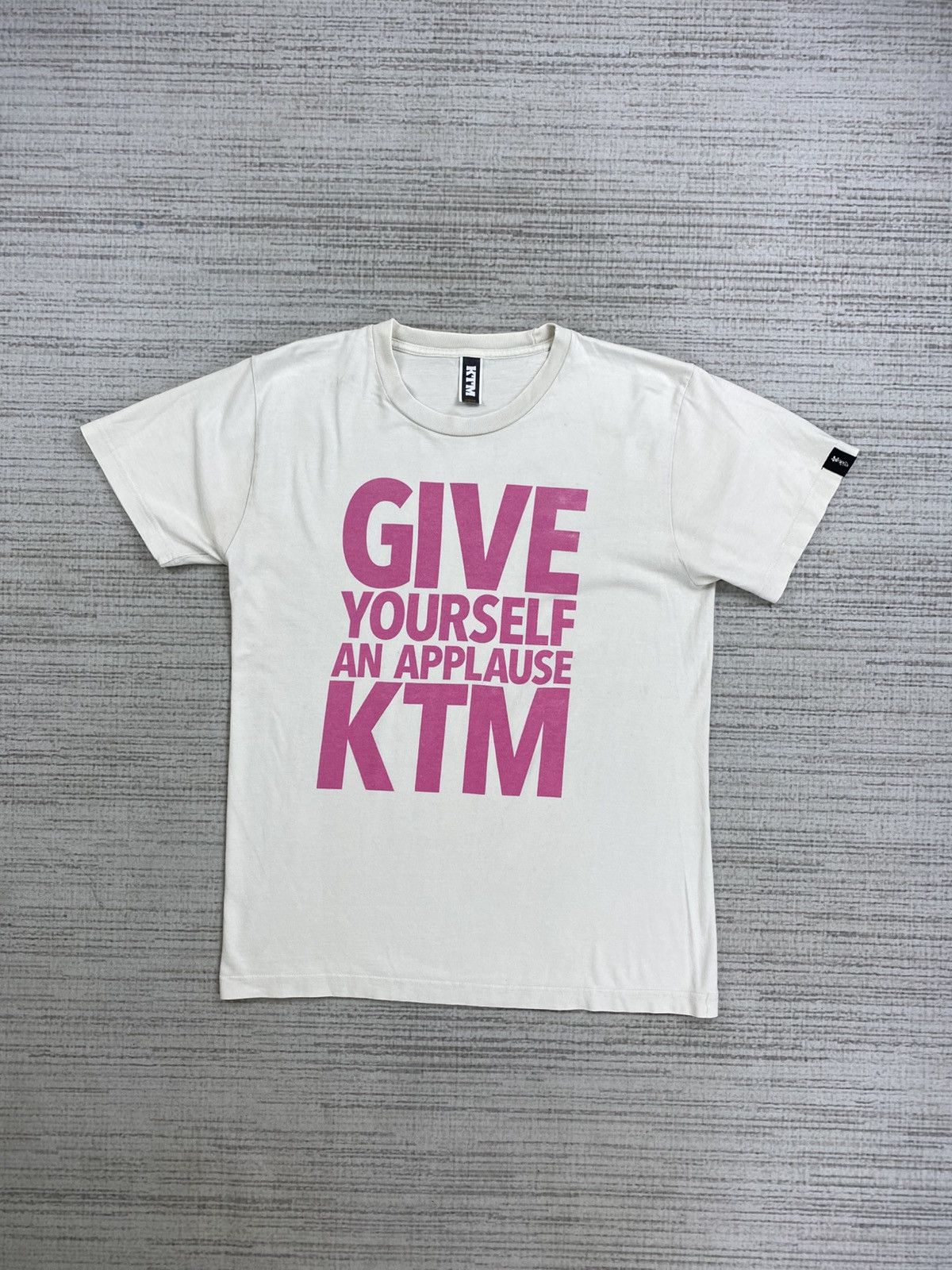 Hysteric Glamour × Japanese Brand × Vintage Vintage KTM Sexy Girl Backhit Rare White Shortsleeve Shirt Size S / US 4 / IT 40 - 2 Thumbnail