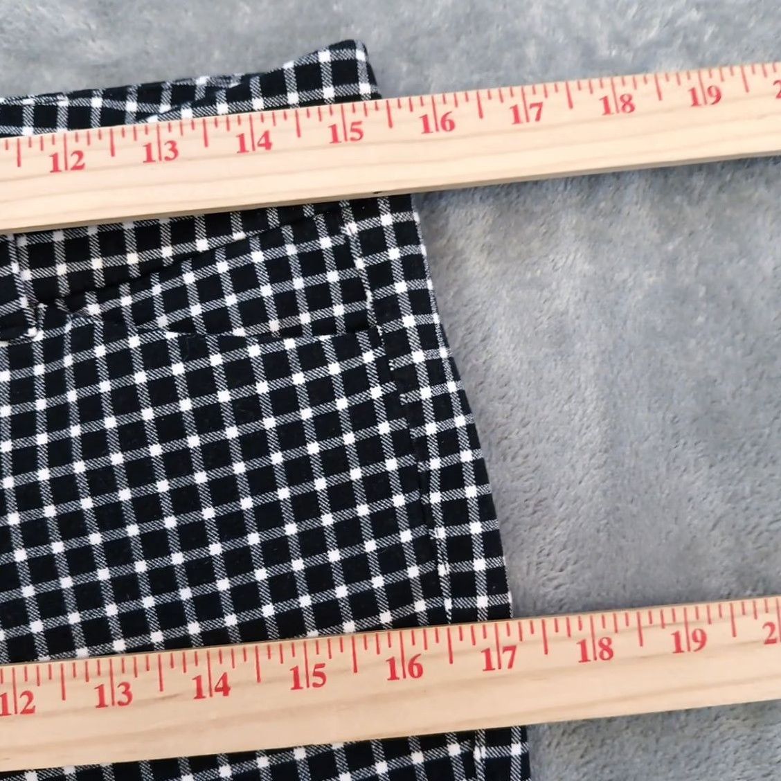 Old Navy Old Navy Pants Womens Size 8 Black Plaid Pockets 30x25 Mid Rise Ankle Straight Size 30" / US 8 / IT 44 - 2 Thumbnail