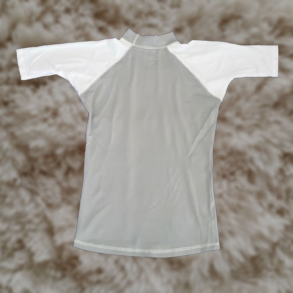VINTAGE Seaworld Surfing Short Sleeve Rash Guard Mens L Gray and White USA Made Mint SeaWorld Surfing Shirt