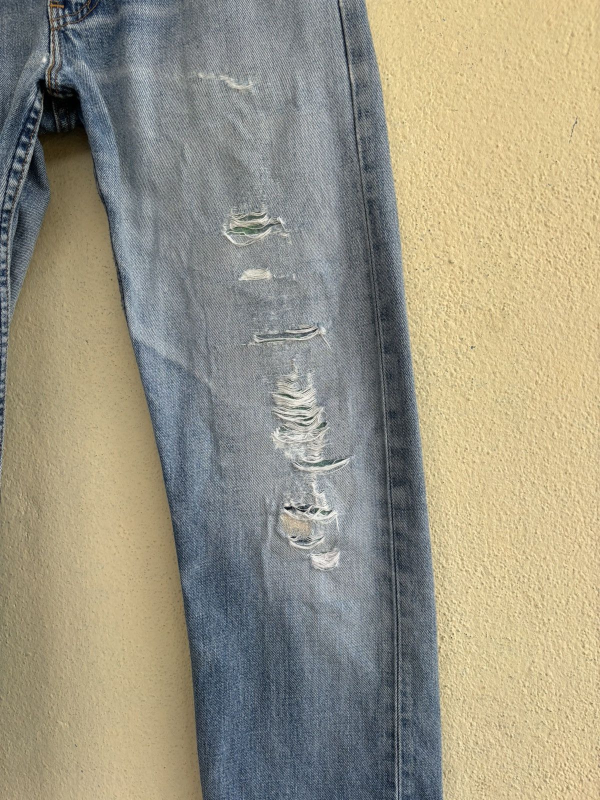 Levi's × Vintage Vintage Levi’s 505 Ripped Jean Size US 32 / EU 48 - 7 Thumbnail