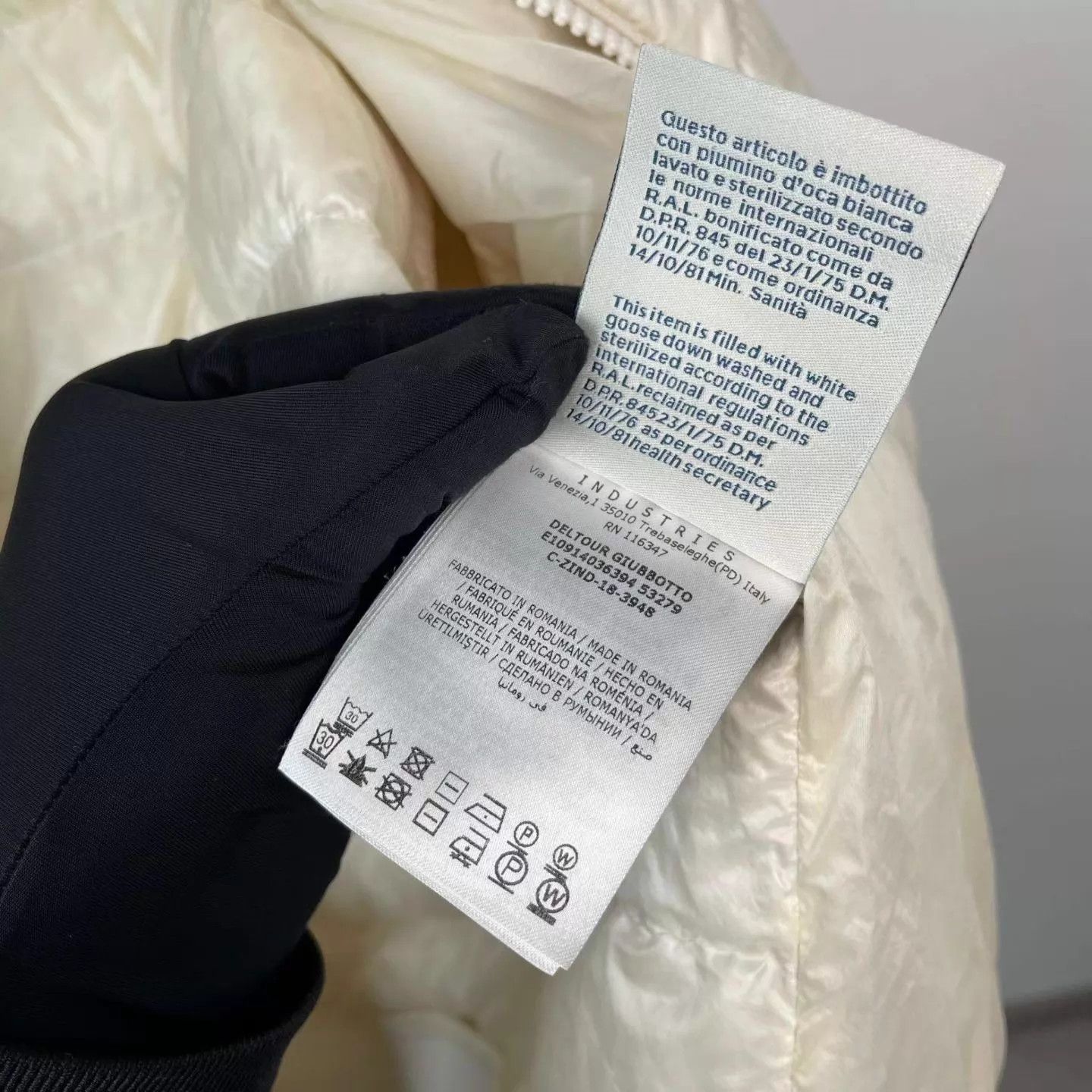 Moncler Moncler White Striped Webbing Crewneck Down Jacket Size 3 Size US L / EU 52-54 / 3 - 2 Thumbnail