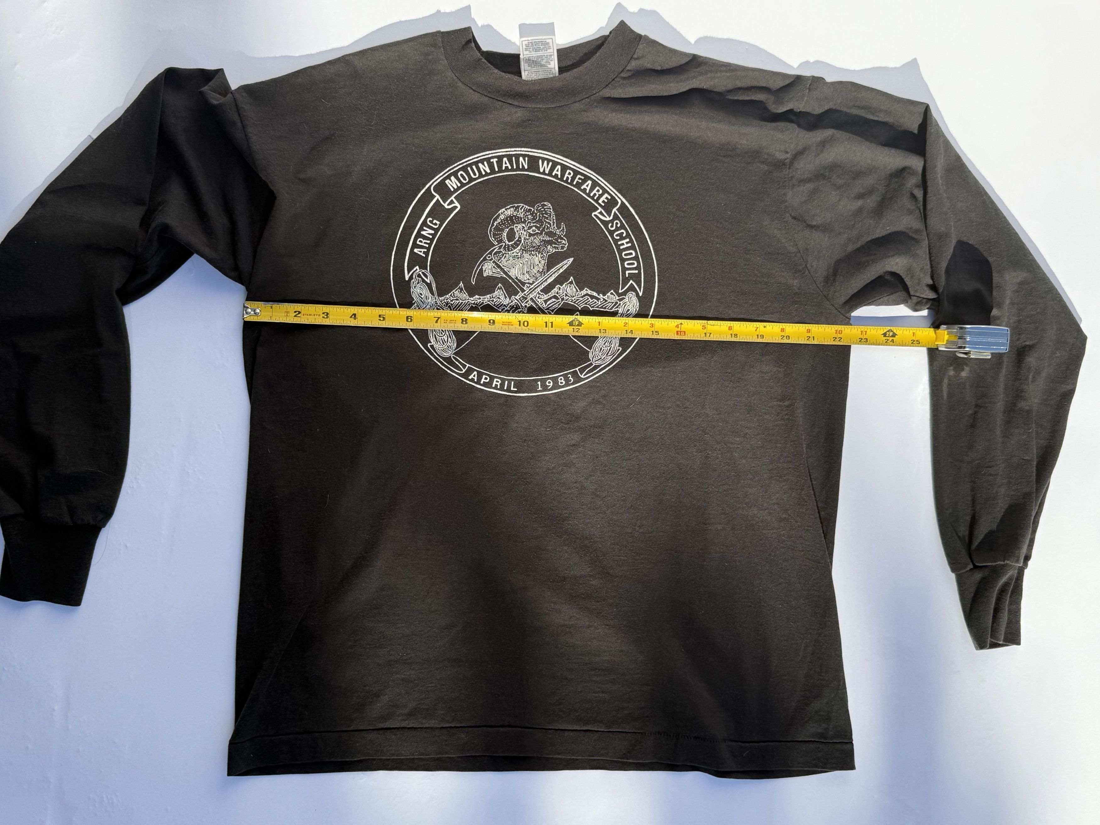 Vintage Mountain Warfare LS T-Shirt Size US XL / EU 56 / 4 - 5 Thumbnail
