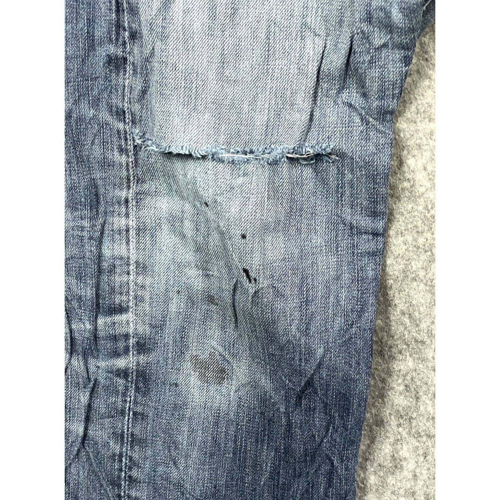 Levi's VTG Levi's 513 Jeans Slim Straight Men’s Denim Blue Size 33x34 Distressed 5-Pocket Mid Rise Leather Logo Zipper Button Closure USA Mint Condition Size US 33 - 7 Thumbnail
