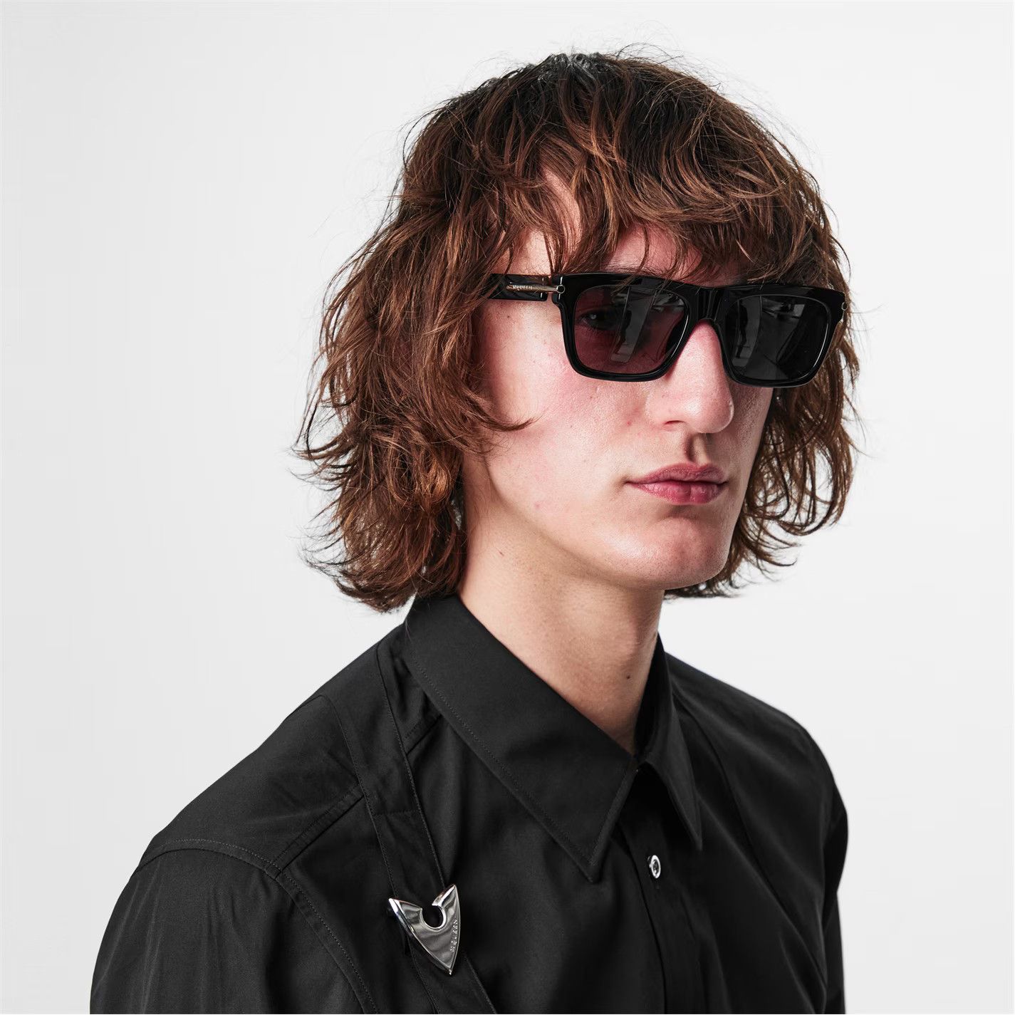 Alexander McQueen o1g2r1mq0326 Size: OS / Oversized Sunglasses in Black Size ONE SIZE - 3 Thumbnail