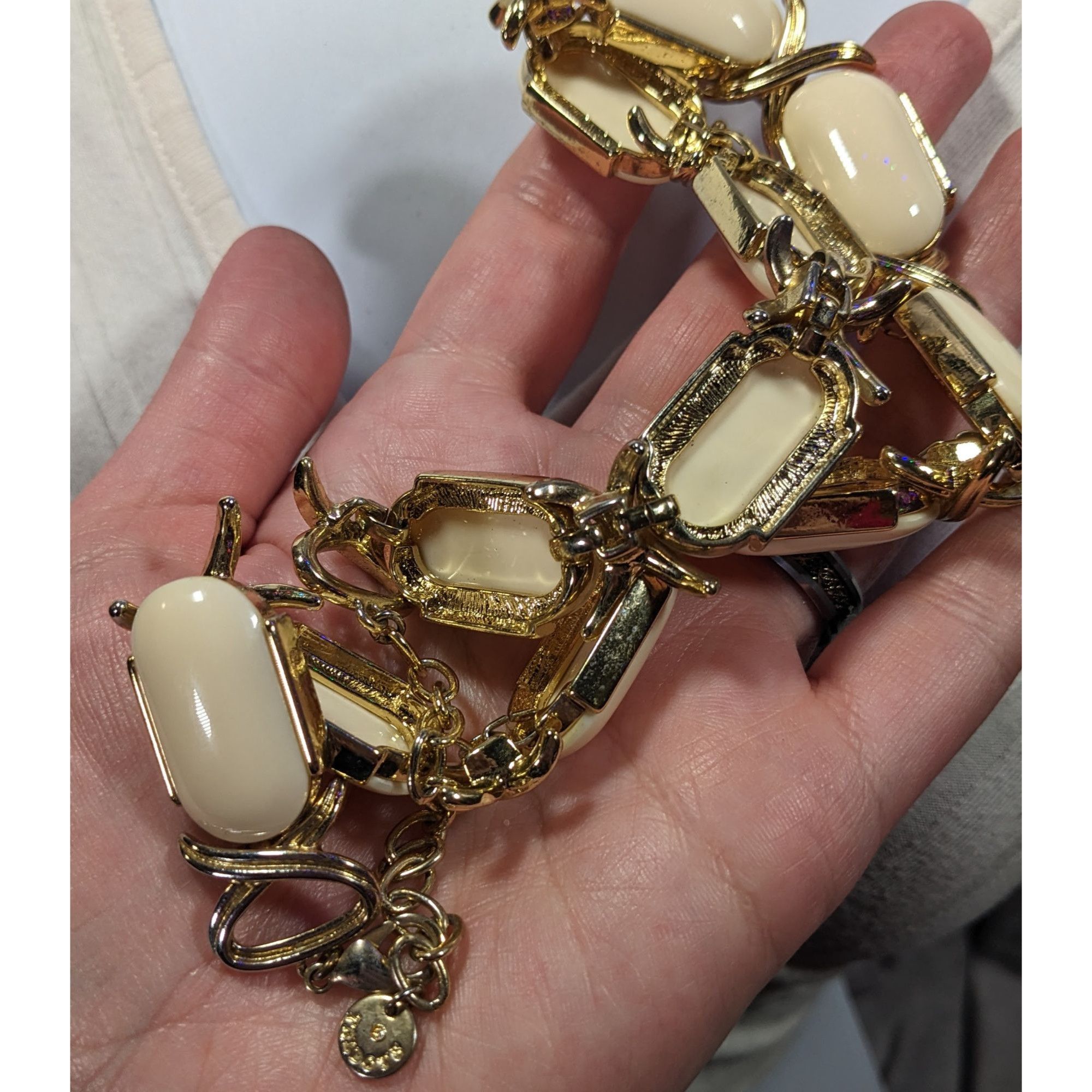 Talbots Talbots Preppy Elegant Cream And Gold Tone Statement Necklac Size ONE SIZE - 7 Thumbnail