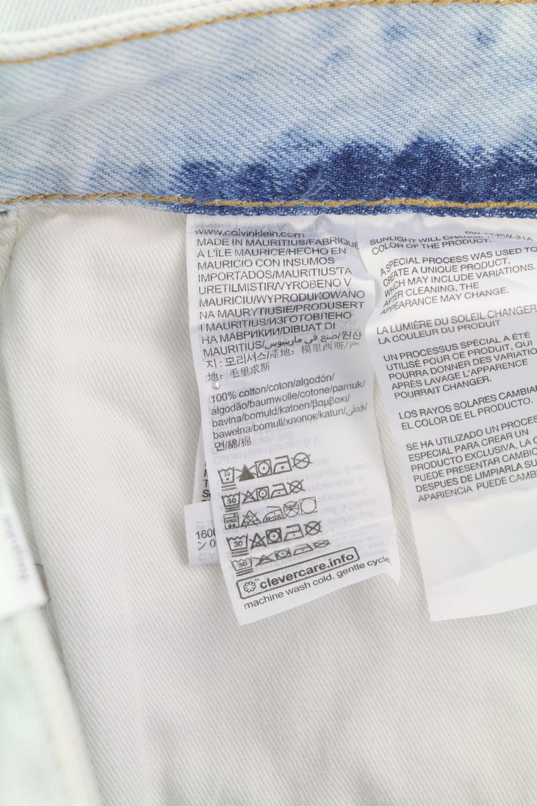Calvin Klein REGULAR TAPER W31/L32 Light Blue Washed Zip Fly Denim 85327 Size US 31 - 8 Thumbnail