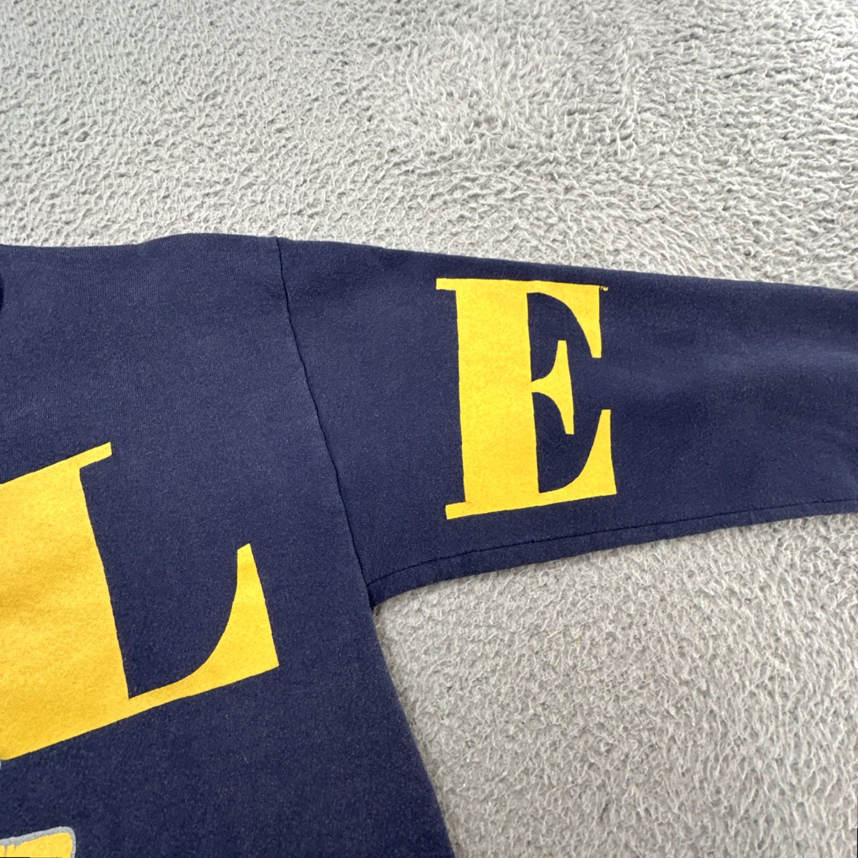 Fruit Of The Loom VINTAGE Yale Bulldogs Crewneck Sweatshirt Sz Medium Navy Blue Made In USA Size US XL / EU 56 / 4 - 6 Thumbnail