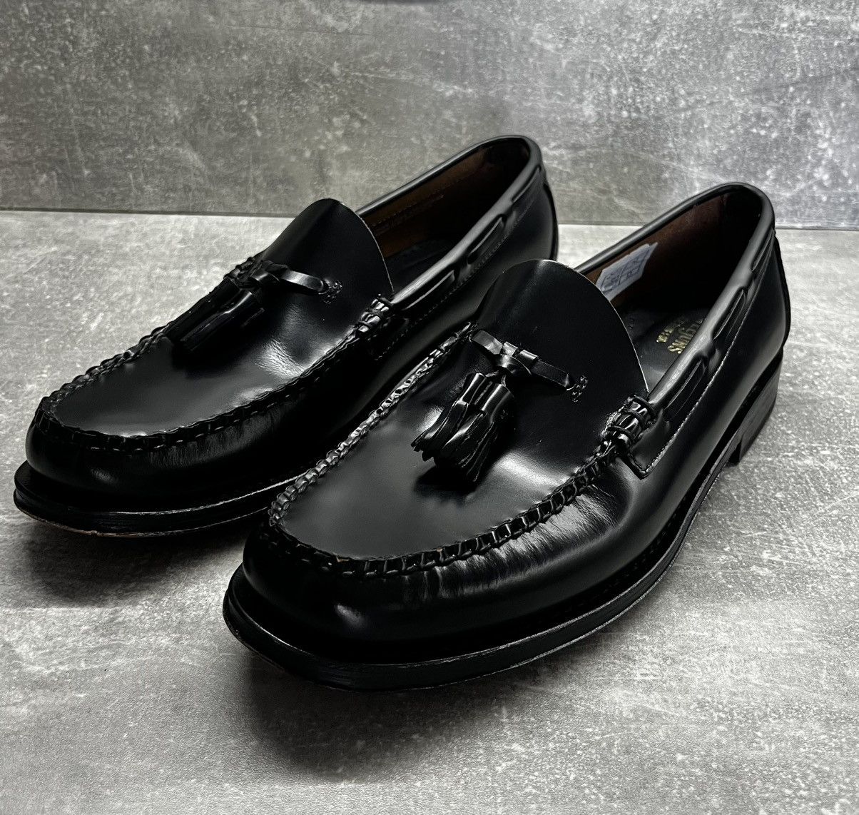 Other WEEJUN HERITAGE LARKIN TASSEL LOAFERS BLACK Size US 9 / EU 42 - 4 Thumbnail