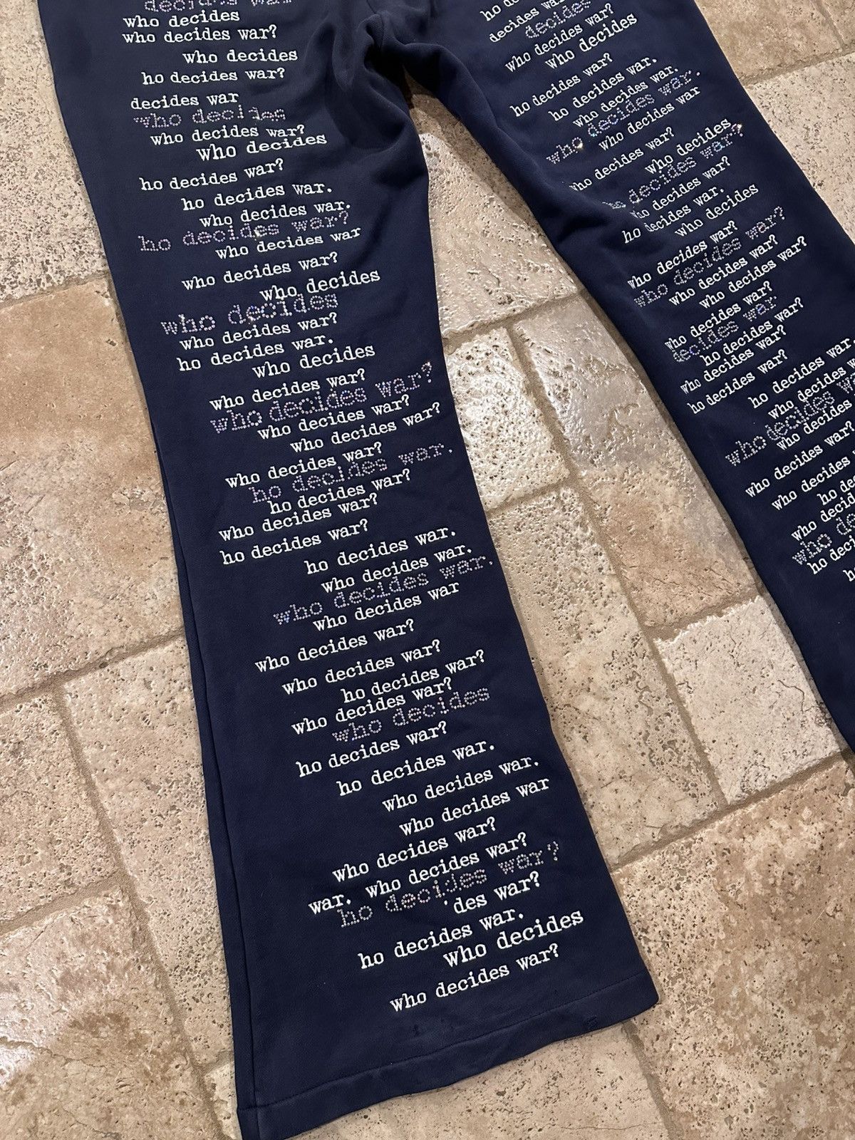 Who Decides War Who Decides War WDW Flared Scripture Dark Blue Sweatpants Size US 34 / EU 50 - 8 Thumbnail