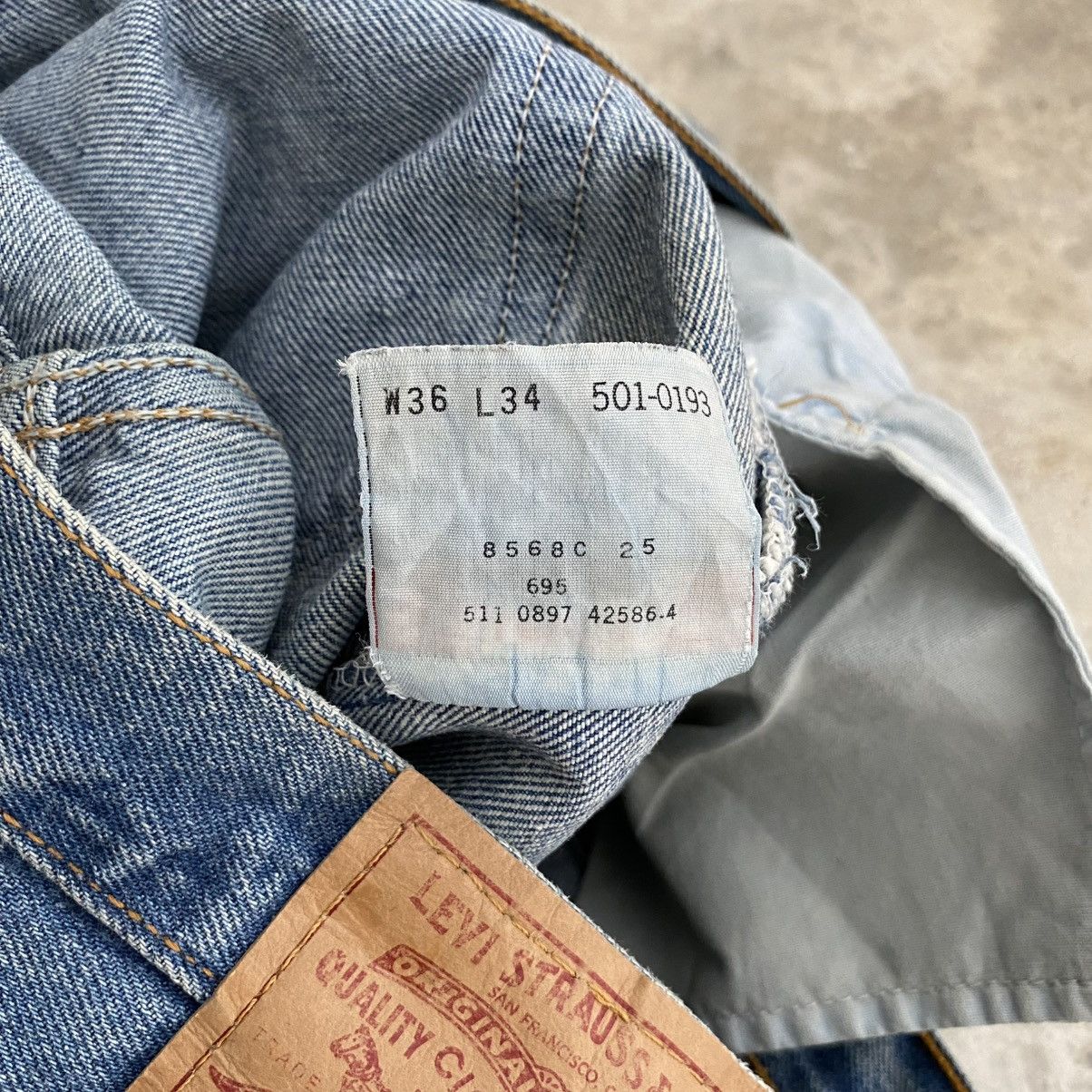 Levi's Vintage Levis 501 Faded Stonewashed Blue Distressed Jeans Size US 35 - 16 Thumbnail