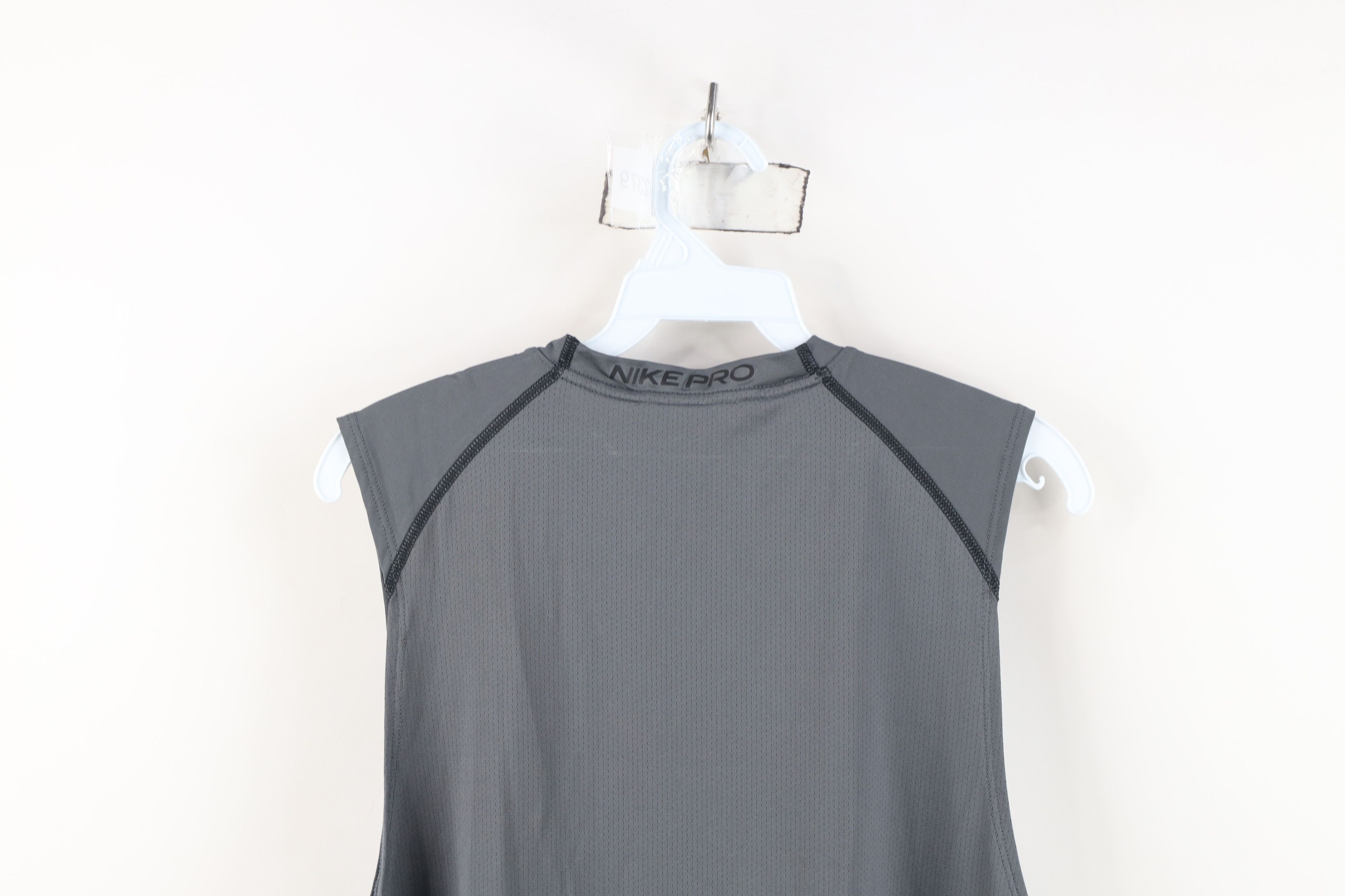 Nike Nike Pro Swoosh Logo Compression Sleeveless Training T-Shirt Size US L / EU 52-54 / 3 - 13 Thumbnail