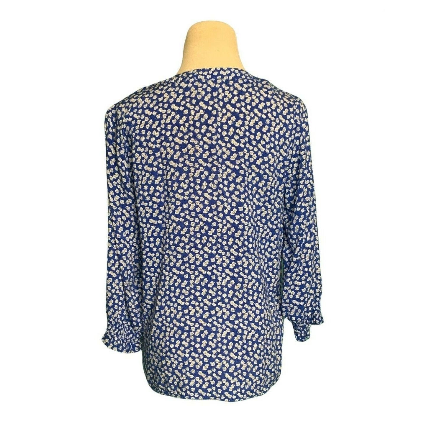 Cynthia Rowley Cynthia Rowley floral V neck boho blouse size small Size S / US 4 / IT 40 - 2 Thumbnail