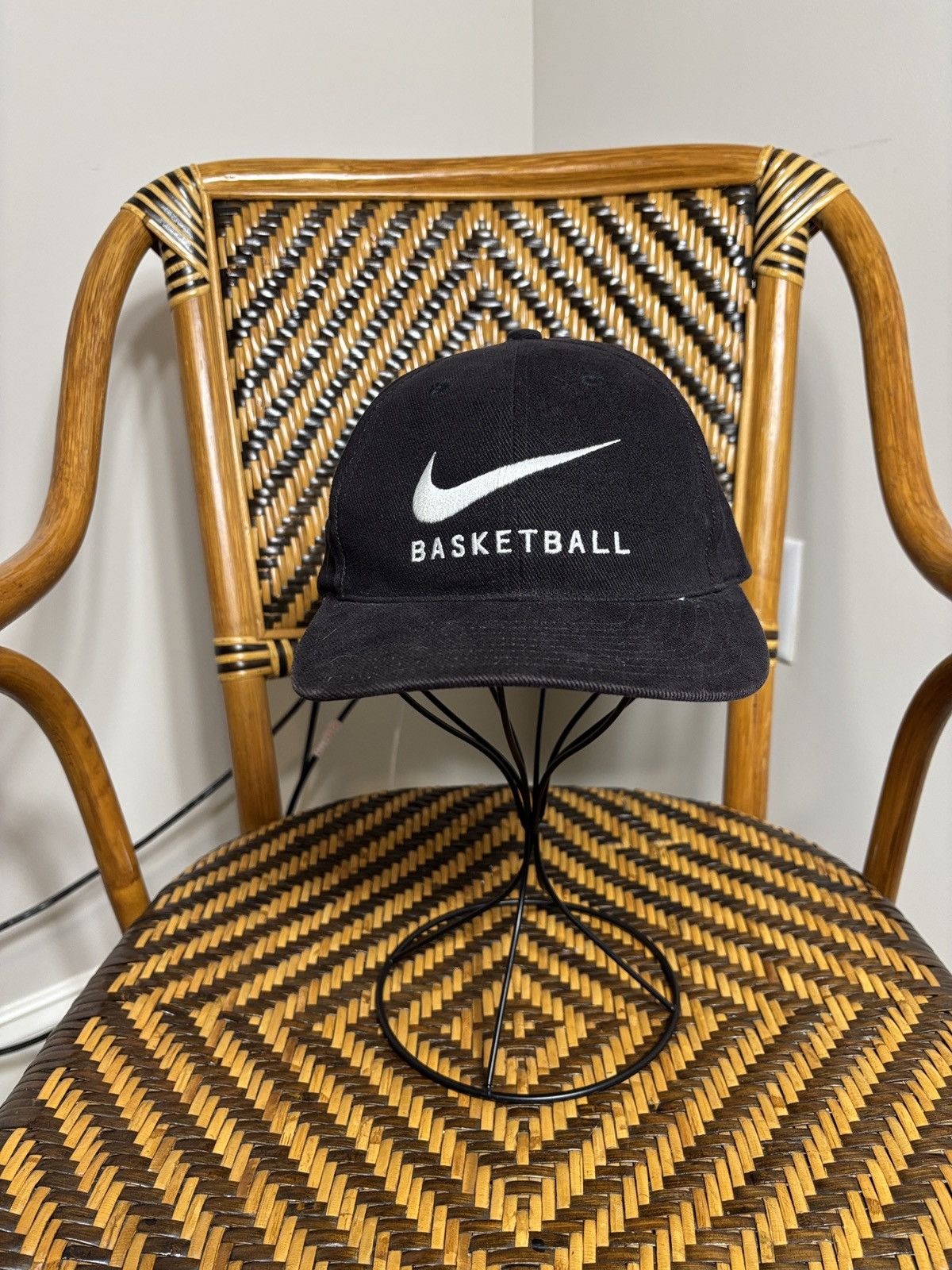 Nike Vintage Nike Basketball Snapback Hat Size ONE SIZE - 1 Thumbnail