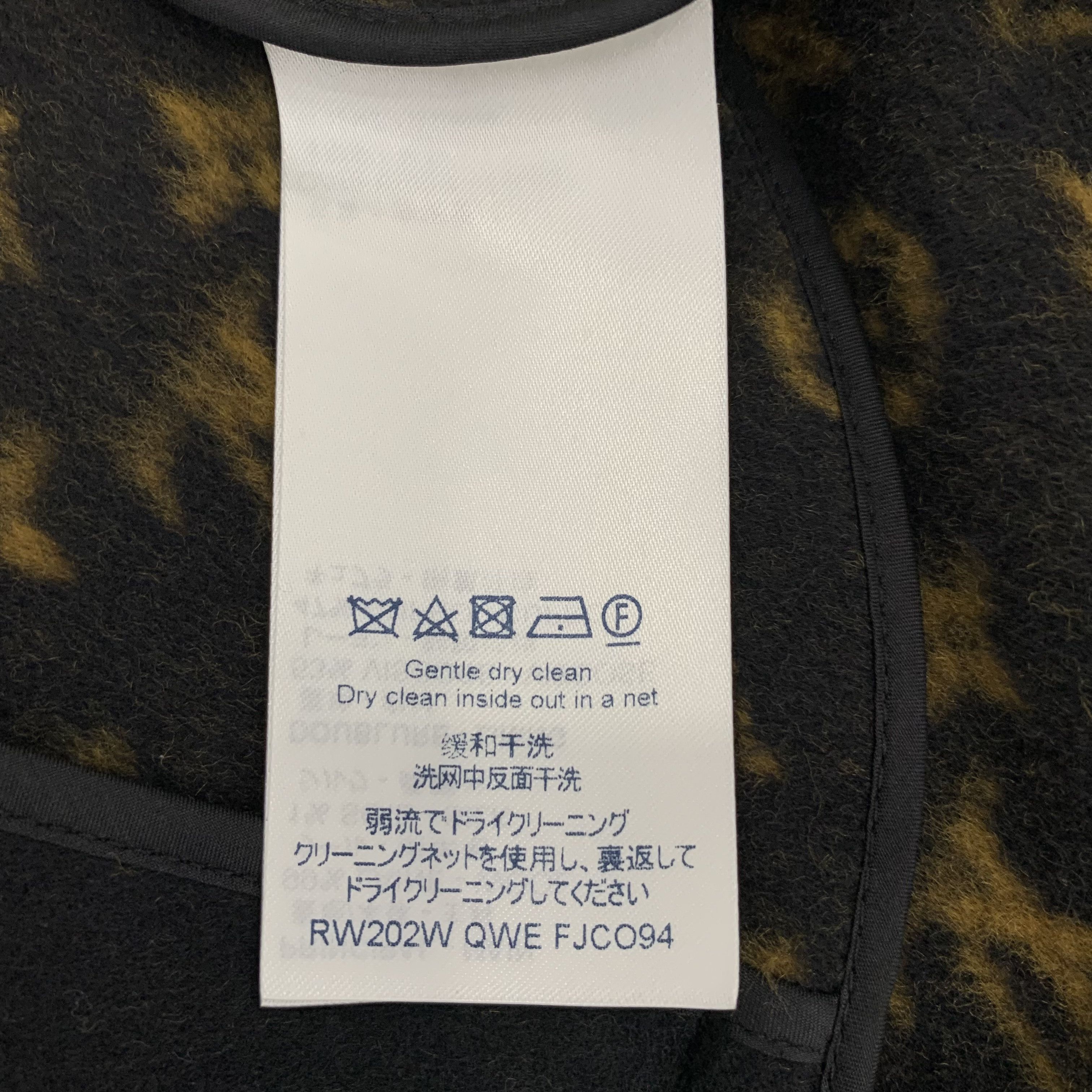Louis Vuitton Louis Vuitton Black Monogram WoolCape Coat 36 XS Size XS / US 0-2 / IT 36-38 - 4 Thumbnail