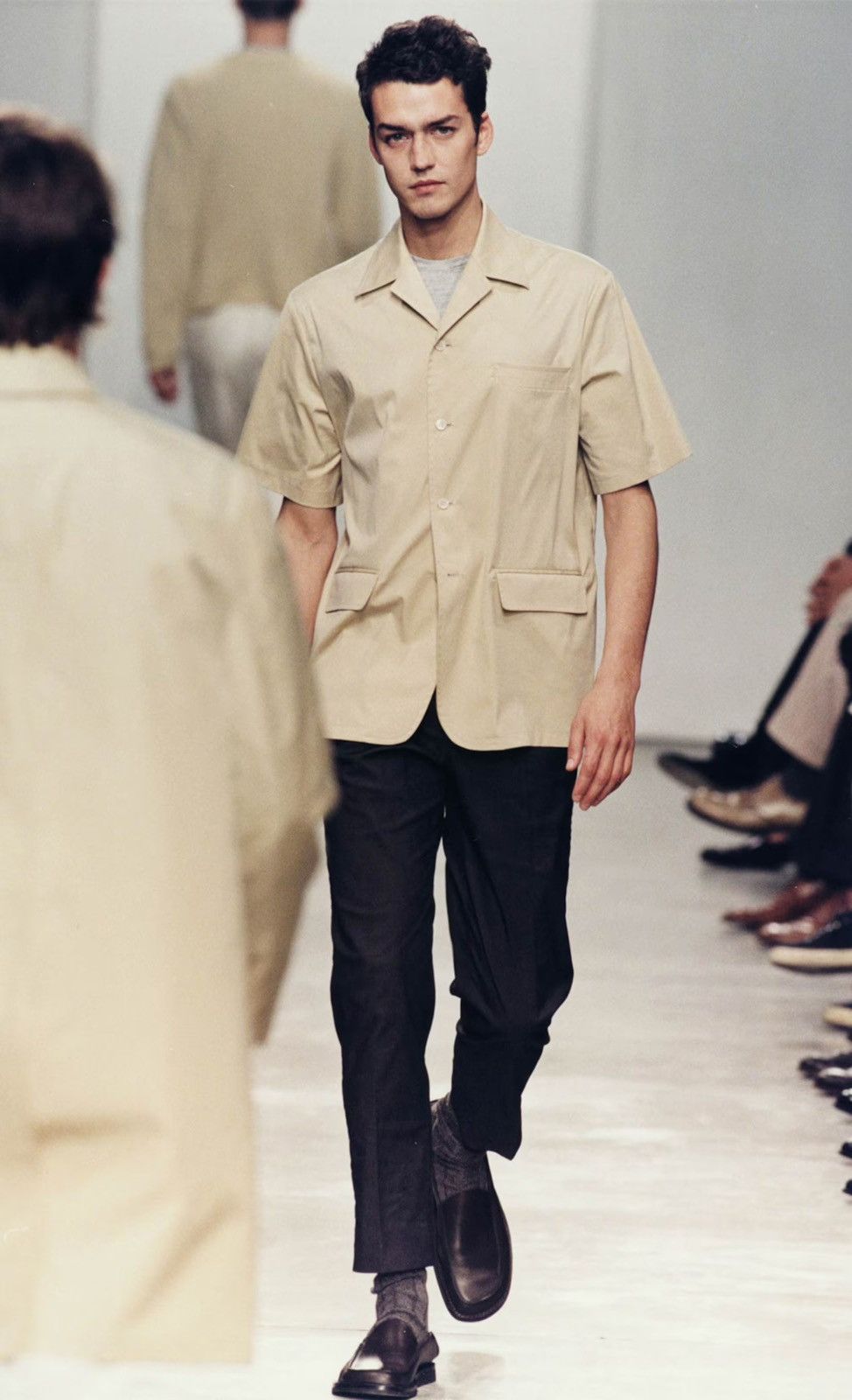 Prada Prada F/W1998 Mens Beige Short Sleeve Shirt Size US XL / EU 56 / 4 - 2 Thumbnail