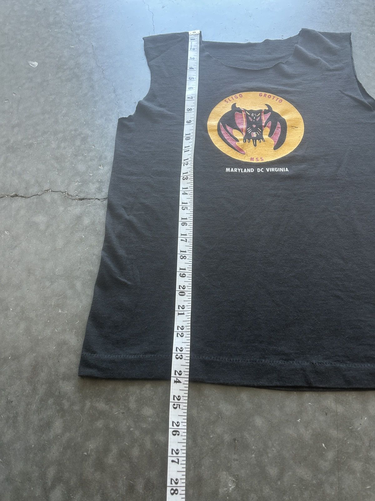 Vintage Vintage 90s Sligo Grotto Bat Cut Off Graphic Tee Size US M / EU 48-50 / 2 - 6 Thumbnail