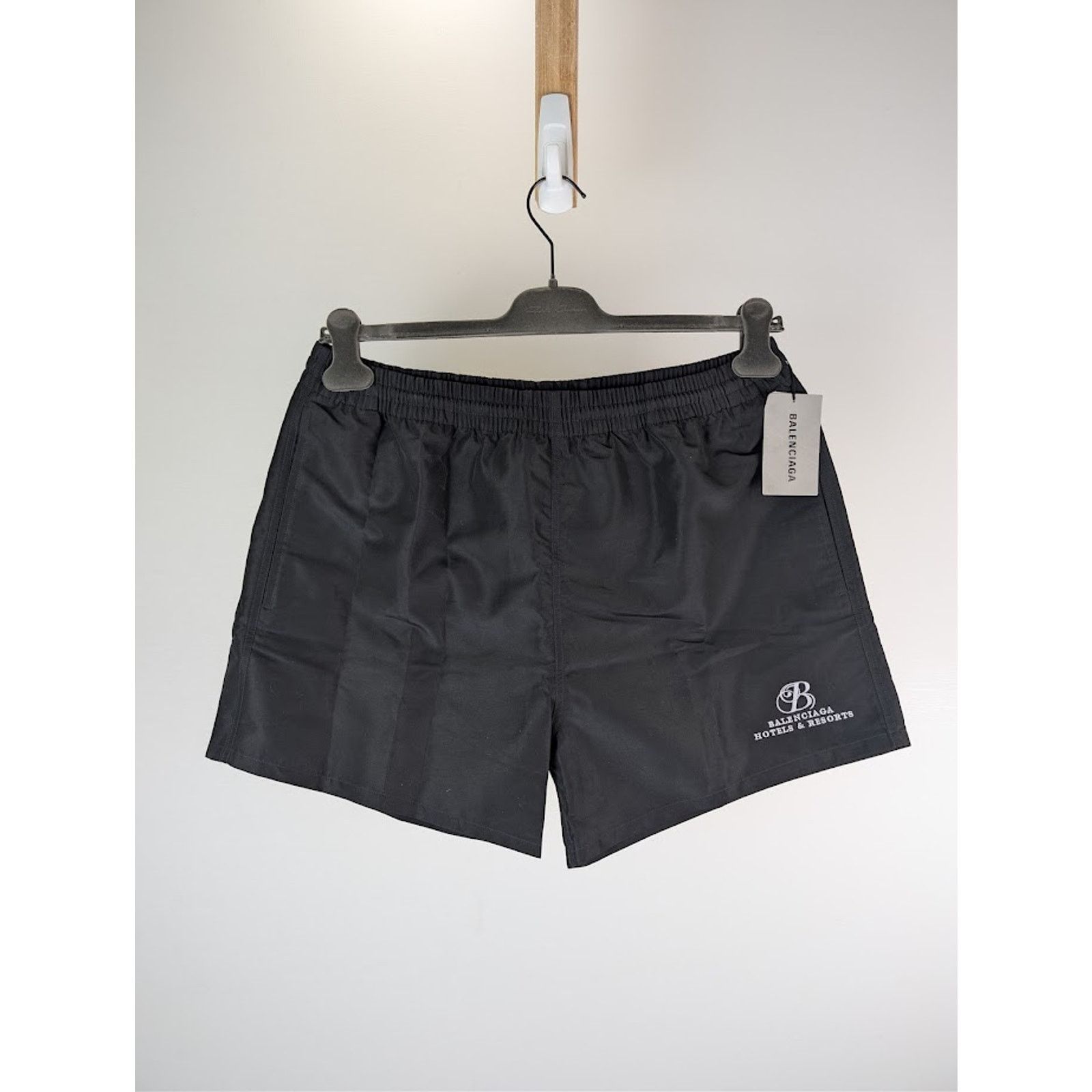 Balenciaga o1rshd1 Q:3 / Hotels & Resorts SW Swim Short in Black Size US 36 / EU 52 - 2 Thumbnail