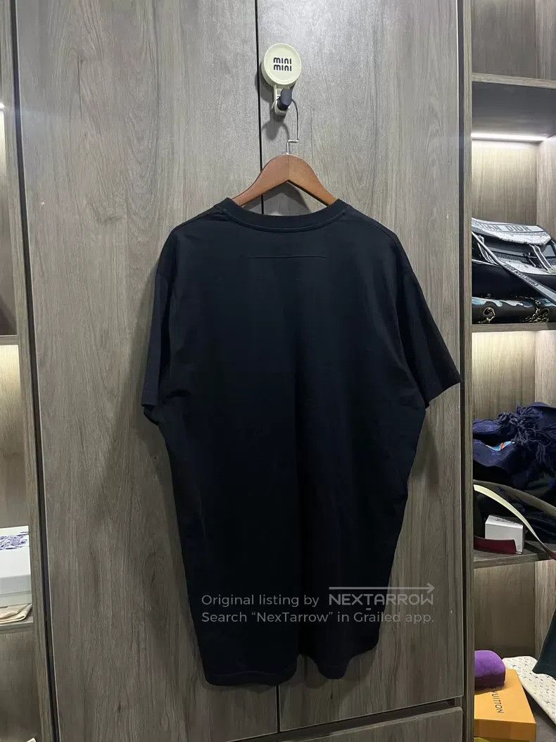 Givenchy Givenchy Black T-shirt with rose flower letter print on ch Size US L / EU 52-54 / 3 - 3 Thumbnail