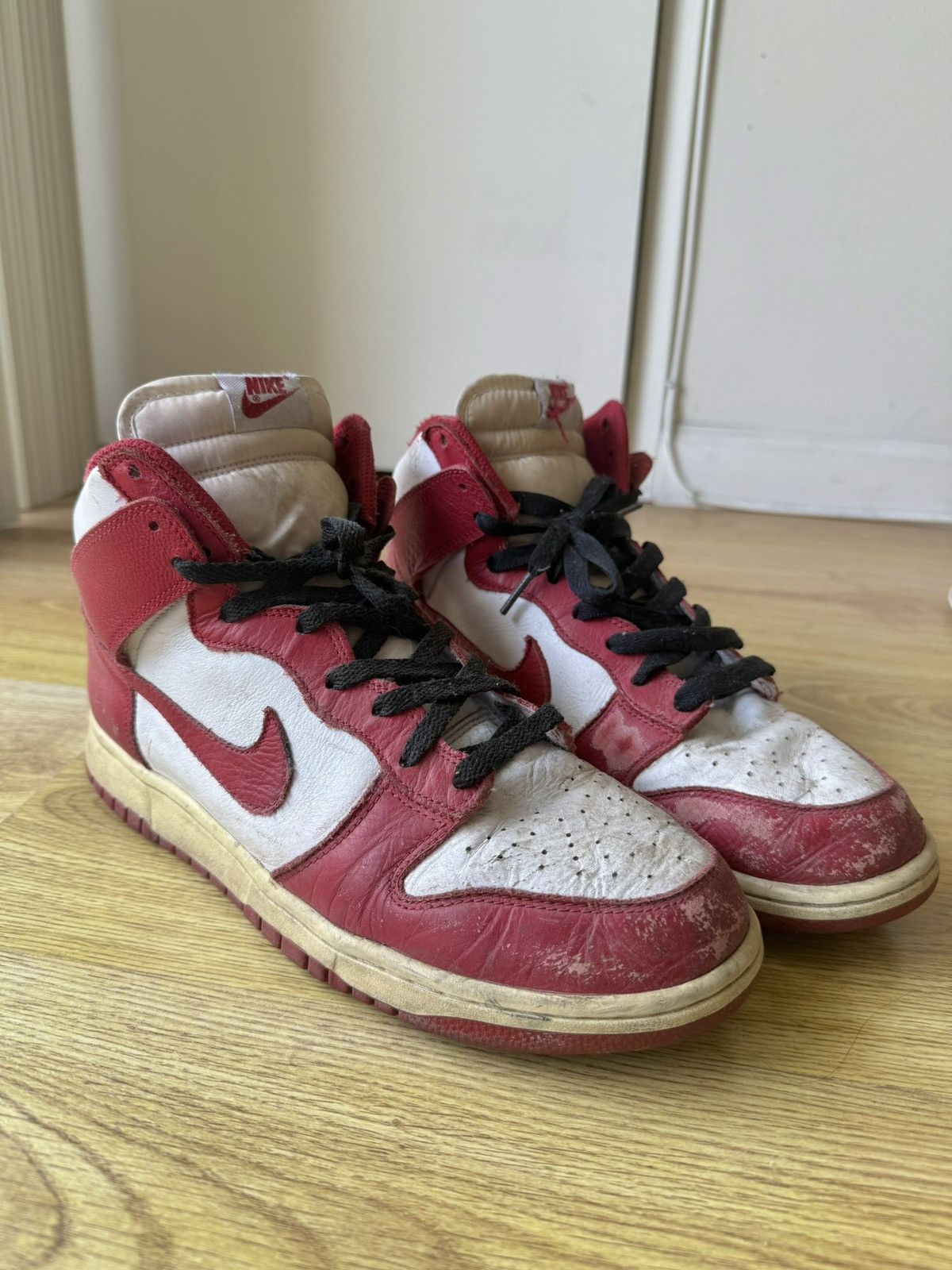 Nike High Top Dunks Championship White Red Size US 10.5 / EU 43-44 - 1 Thumbnail